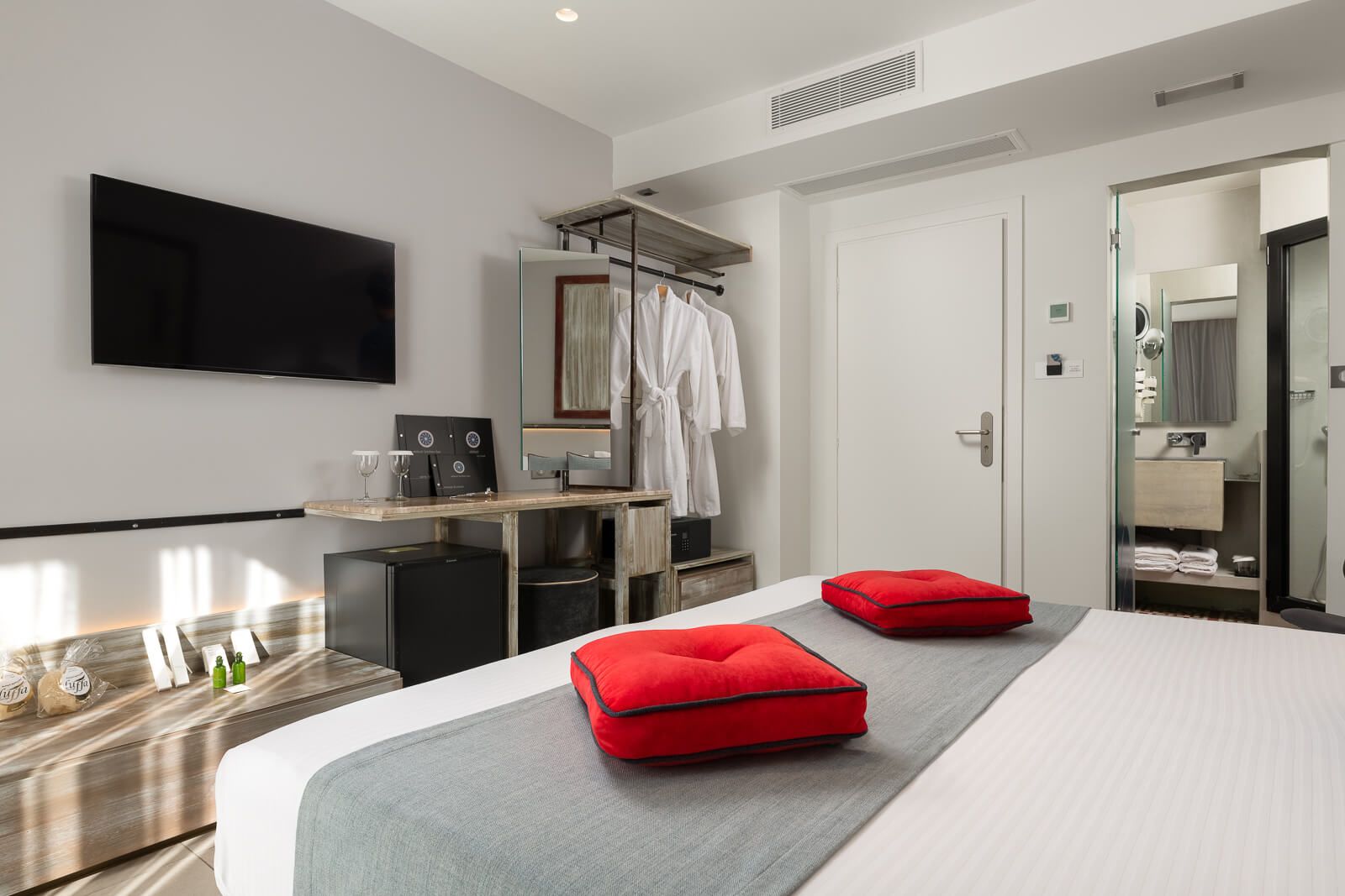 Elakati Luxury Boutique Hotel - GERANI - 2