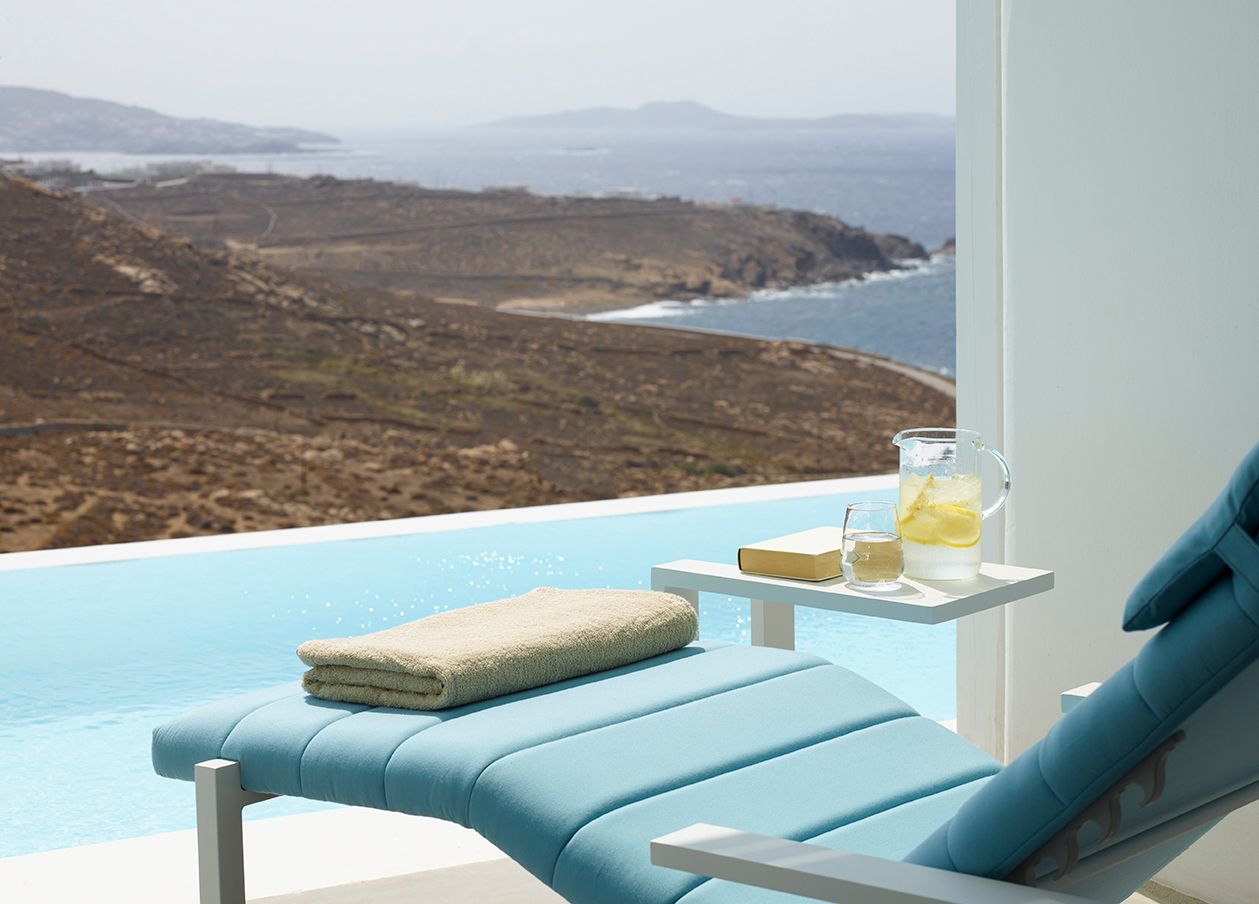 Deluxe Suite with Sharing Pool Panoramic Sea View