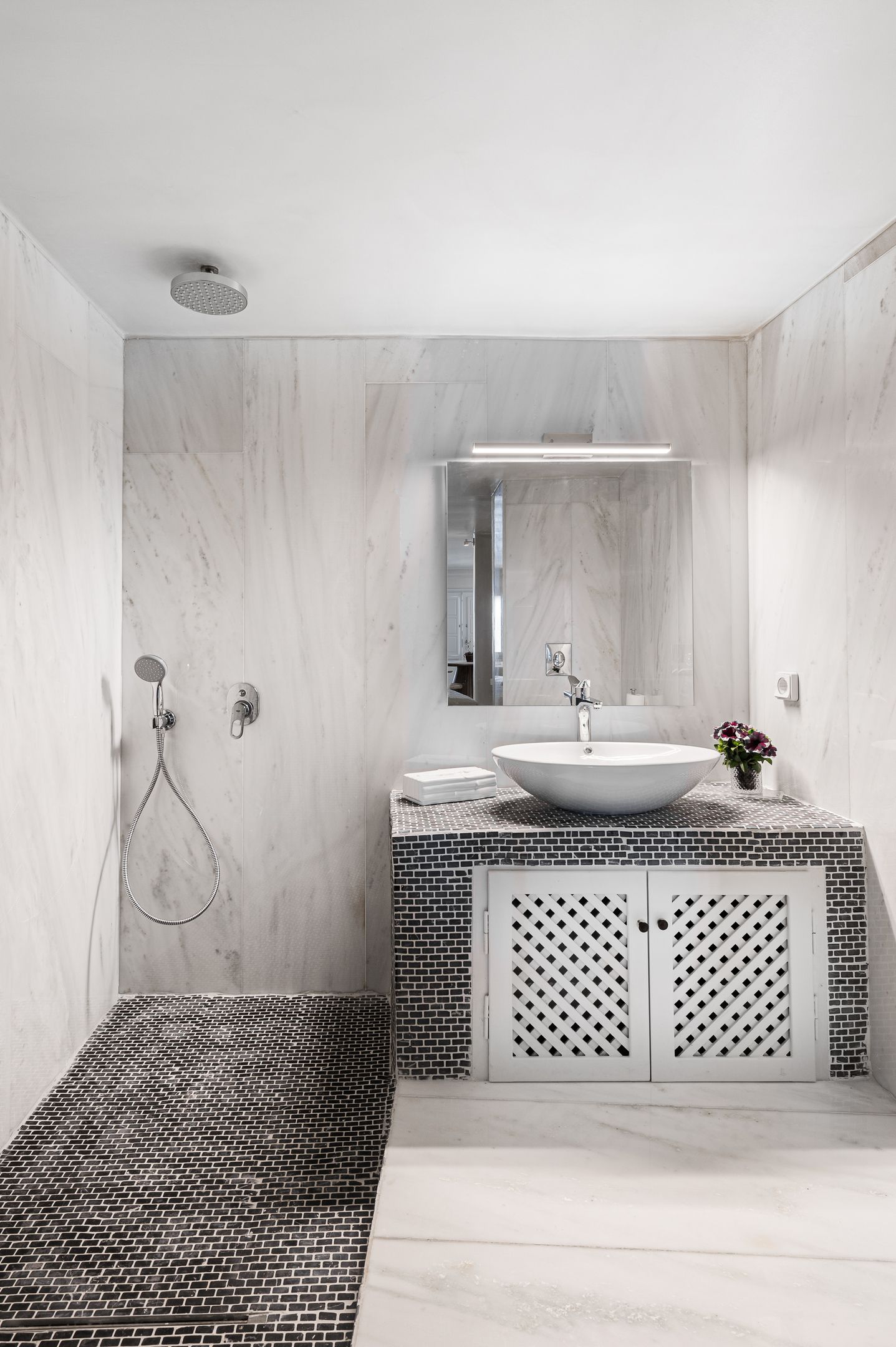 Armeni Luxury Villas Oia Santorini - EXCV - 3