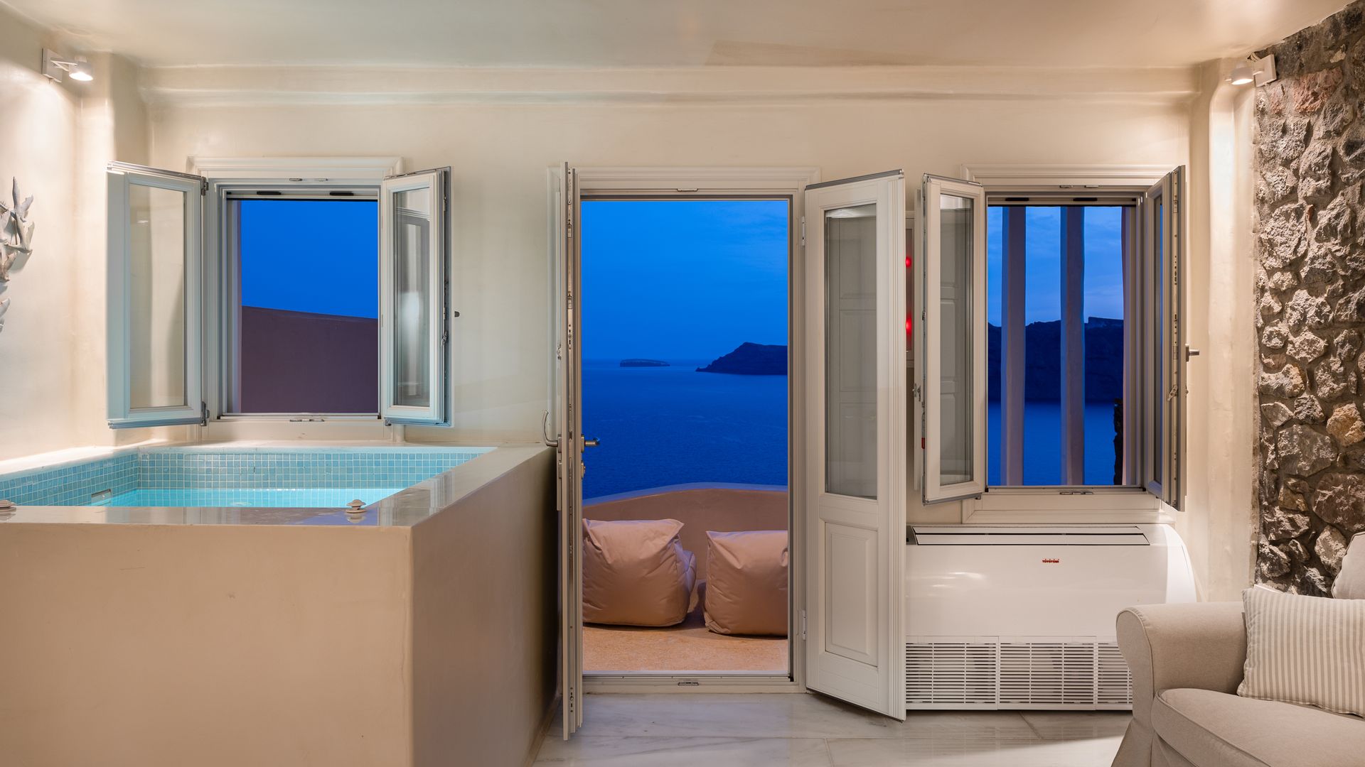 Armeni Luxury Villas Oia Santorini - EXCV - 17