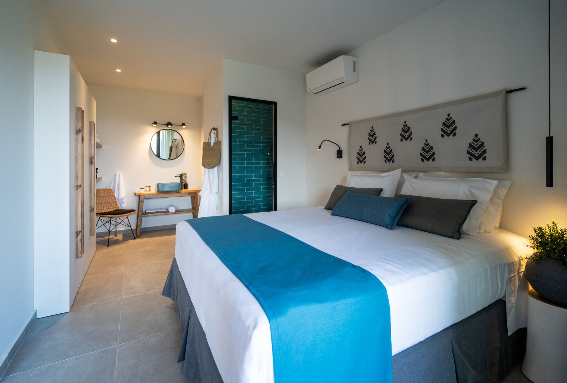 Deluxe Suite with Sea View