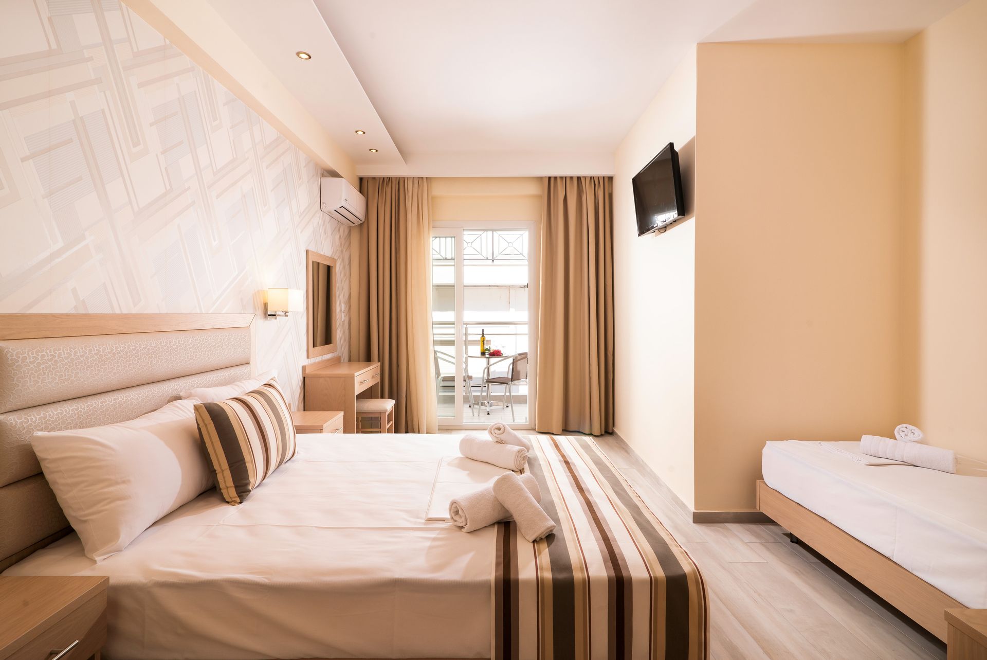 Deluxe Triple Room