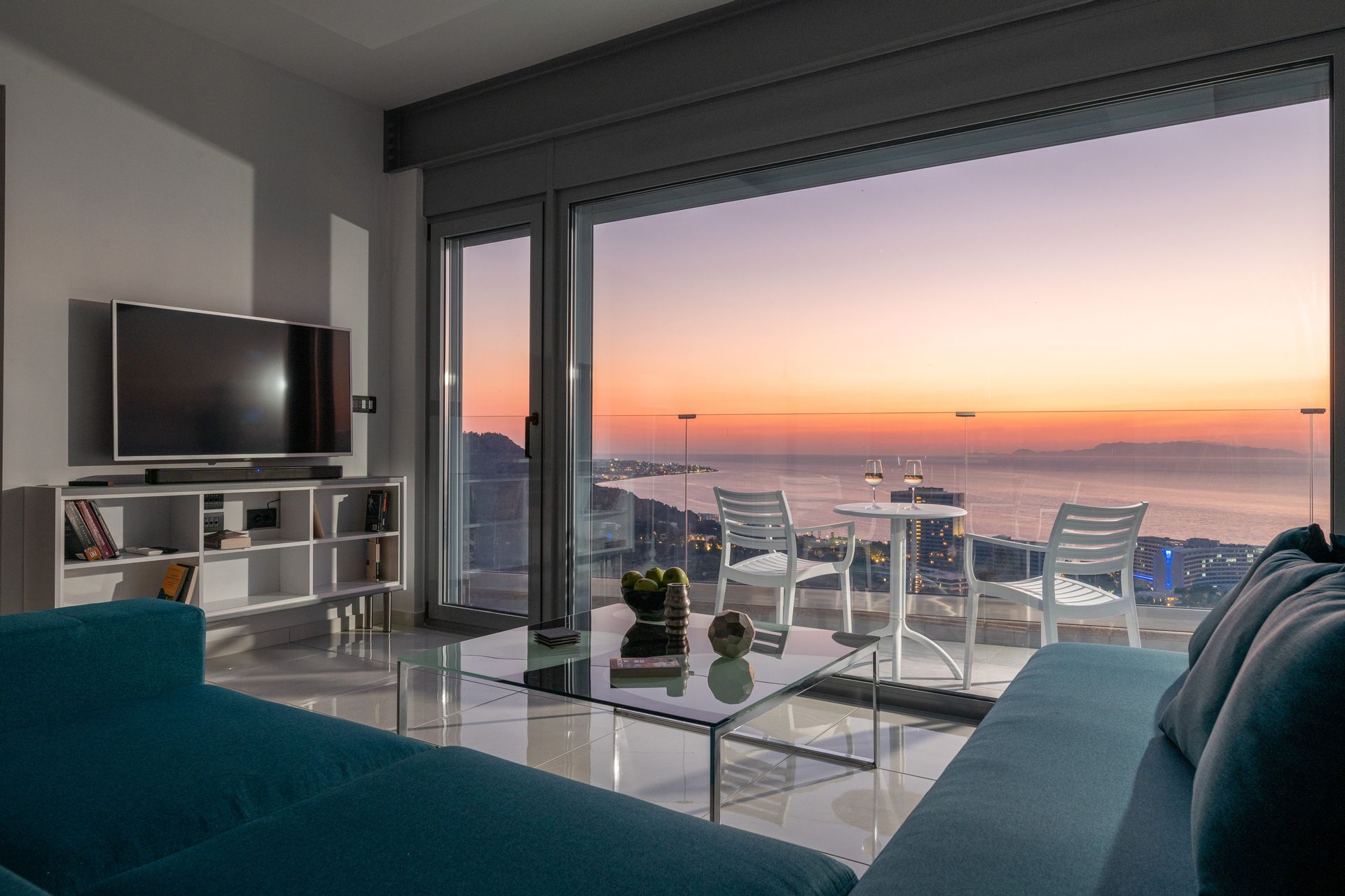 3 Bedroom Suite with Jacuzzi and Sea View | 1
