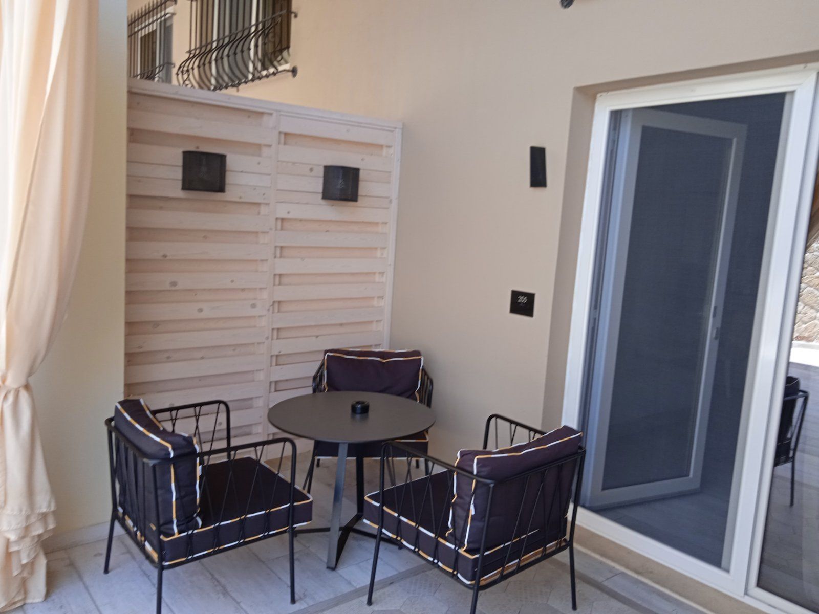 Neikos Luxury Suites - DTR - 8
