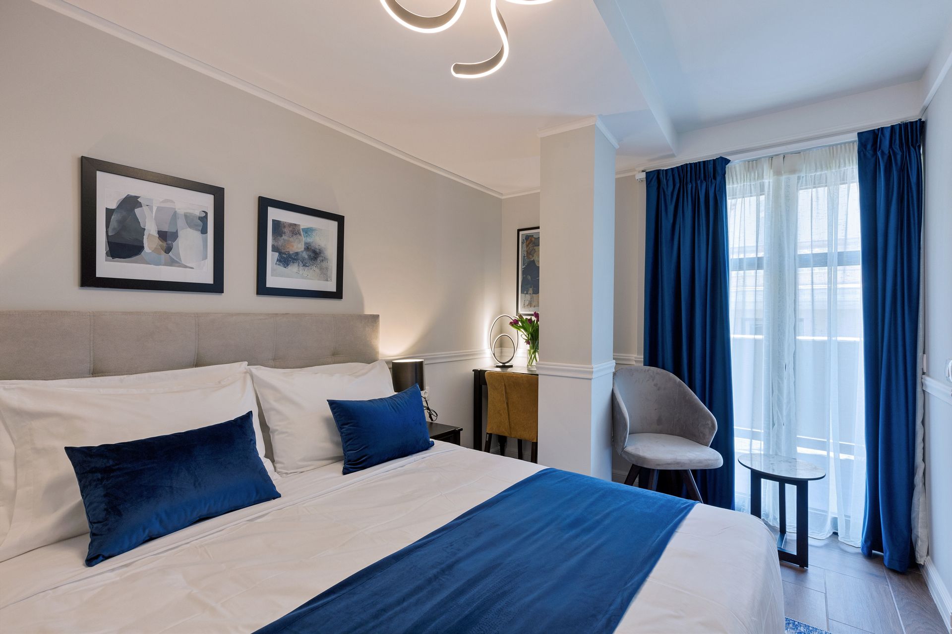 Superior room with city view