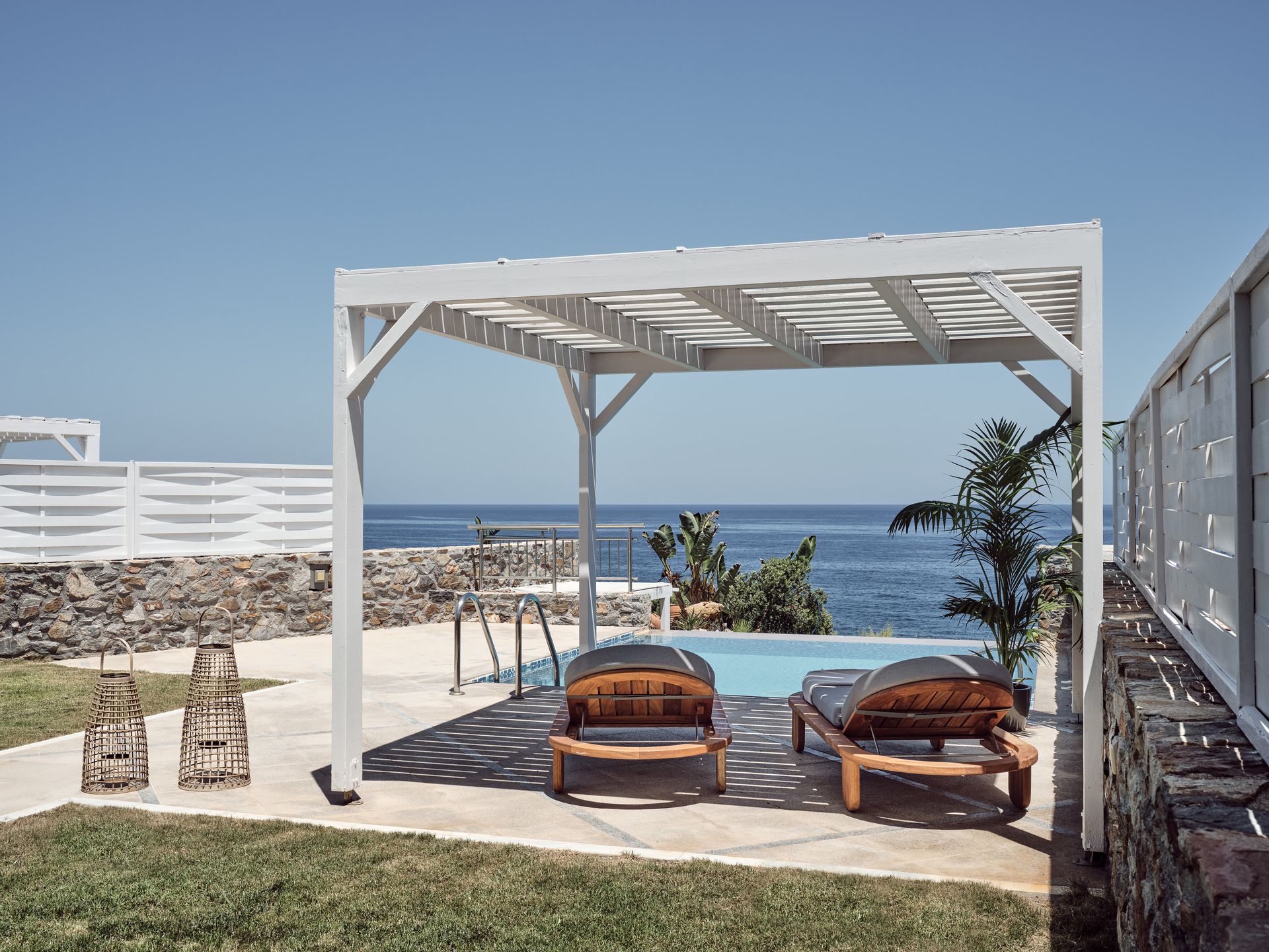 Luxury Suite Sea Front with Private Pool
