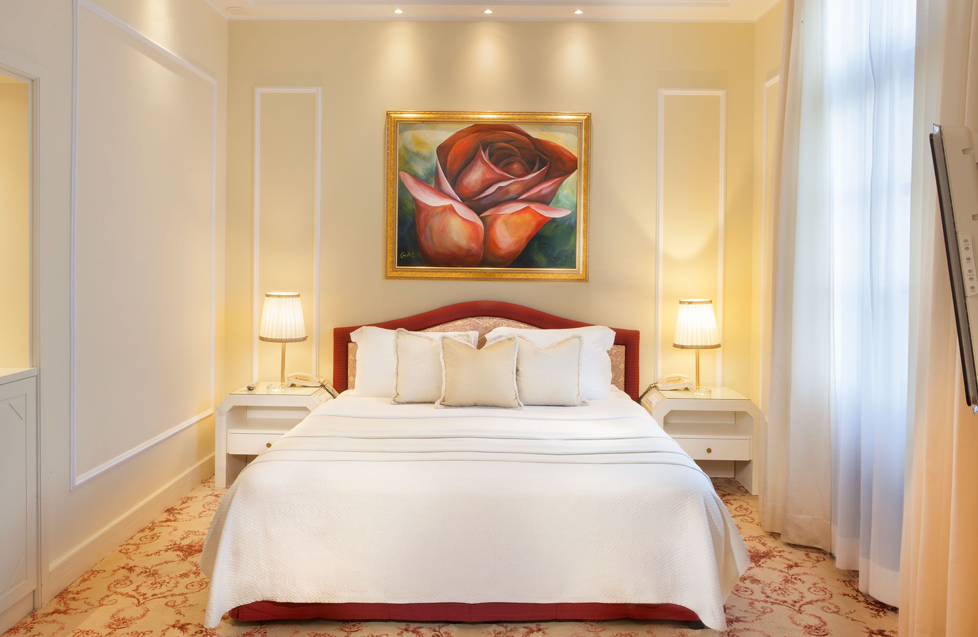 Queen Suite Garden View