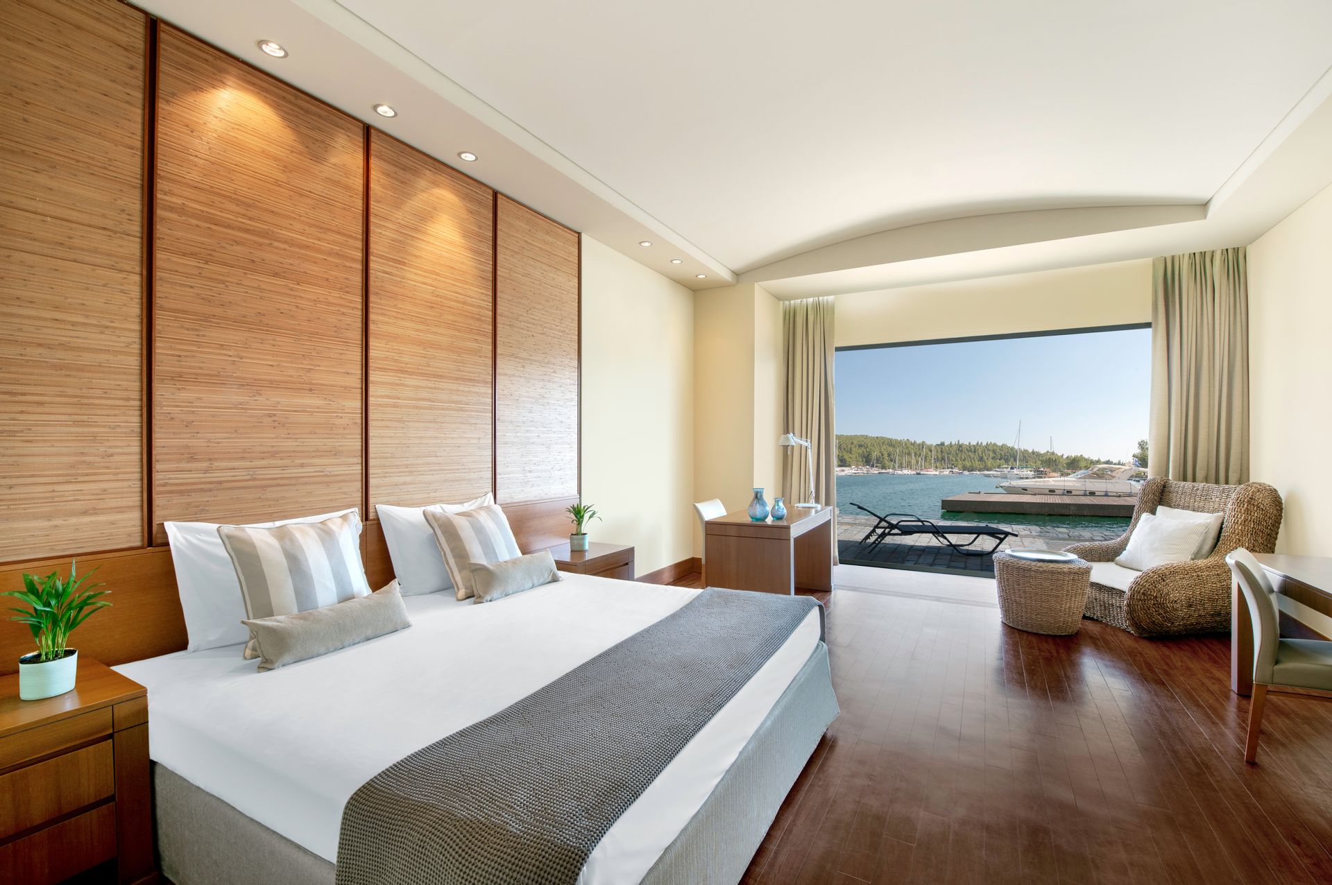 Captain’s Suite Marina Front