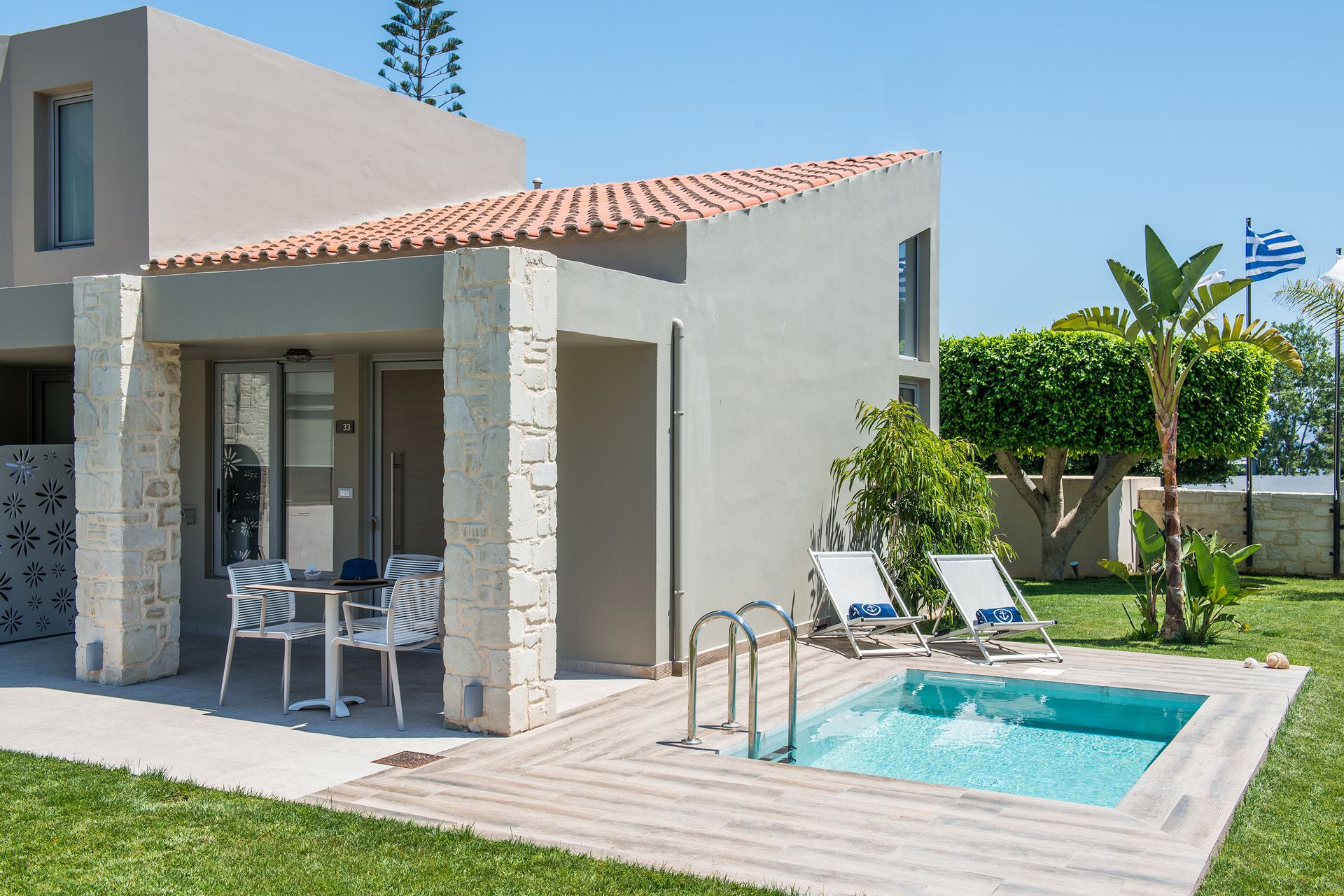 Studio with Pool | Suites