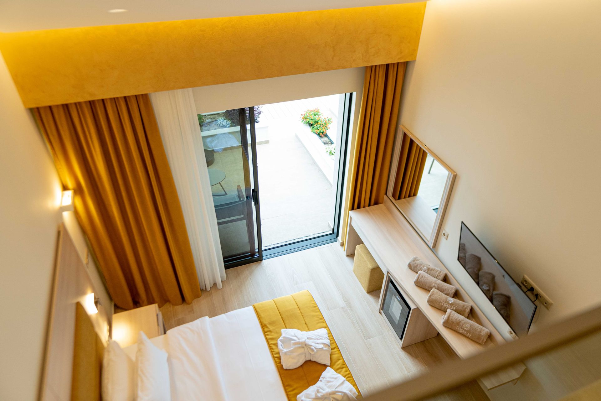 Loft Suite Side Pool View