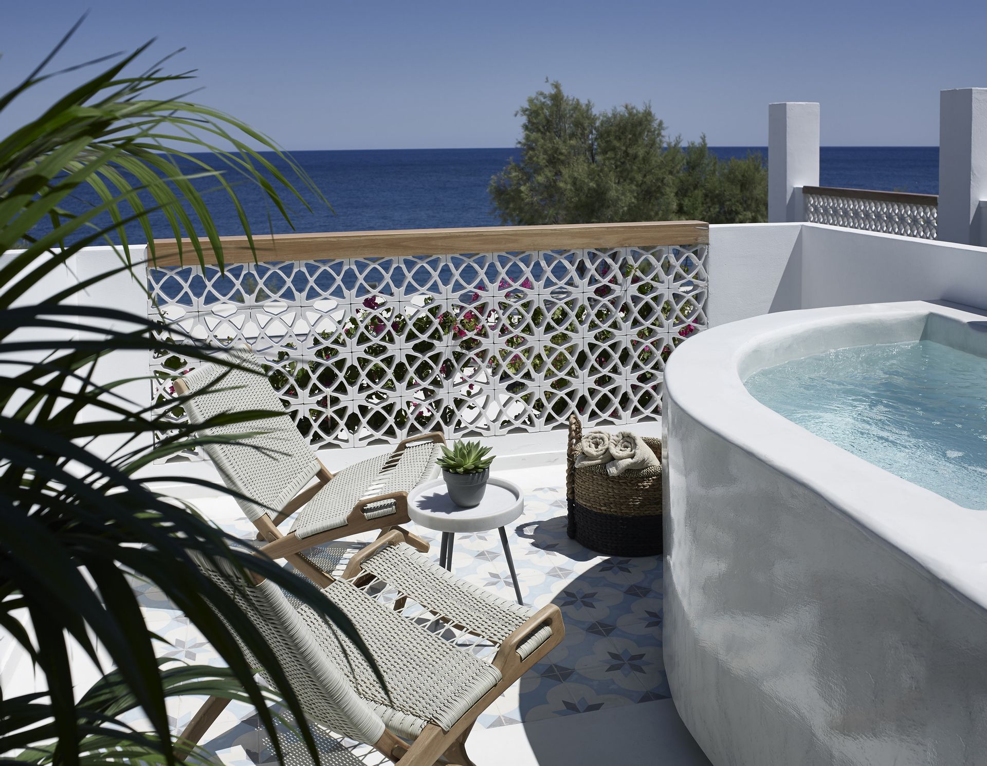 Deluxe Double with Outdoor Jacuzzi and Sea View