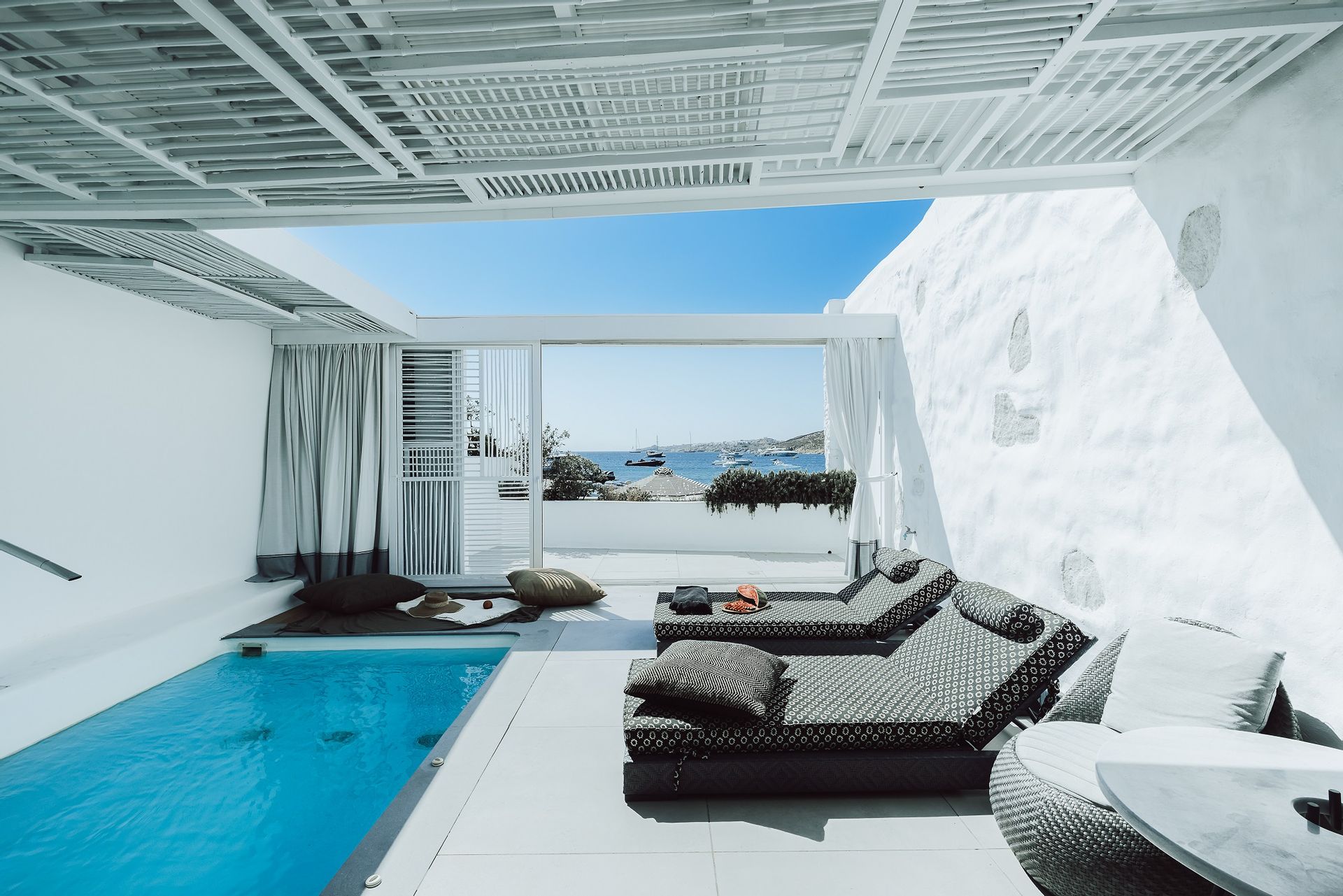 Blanc Pool Suite