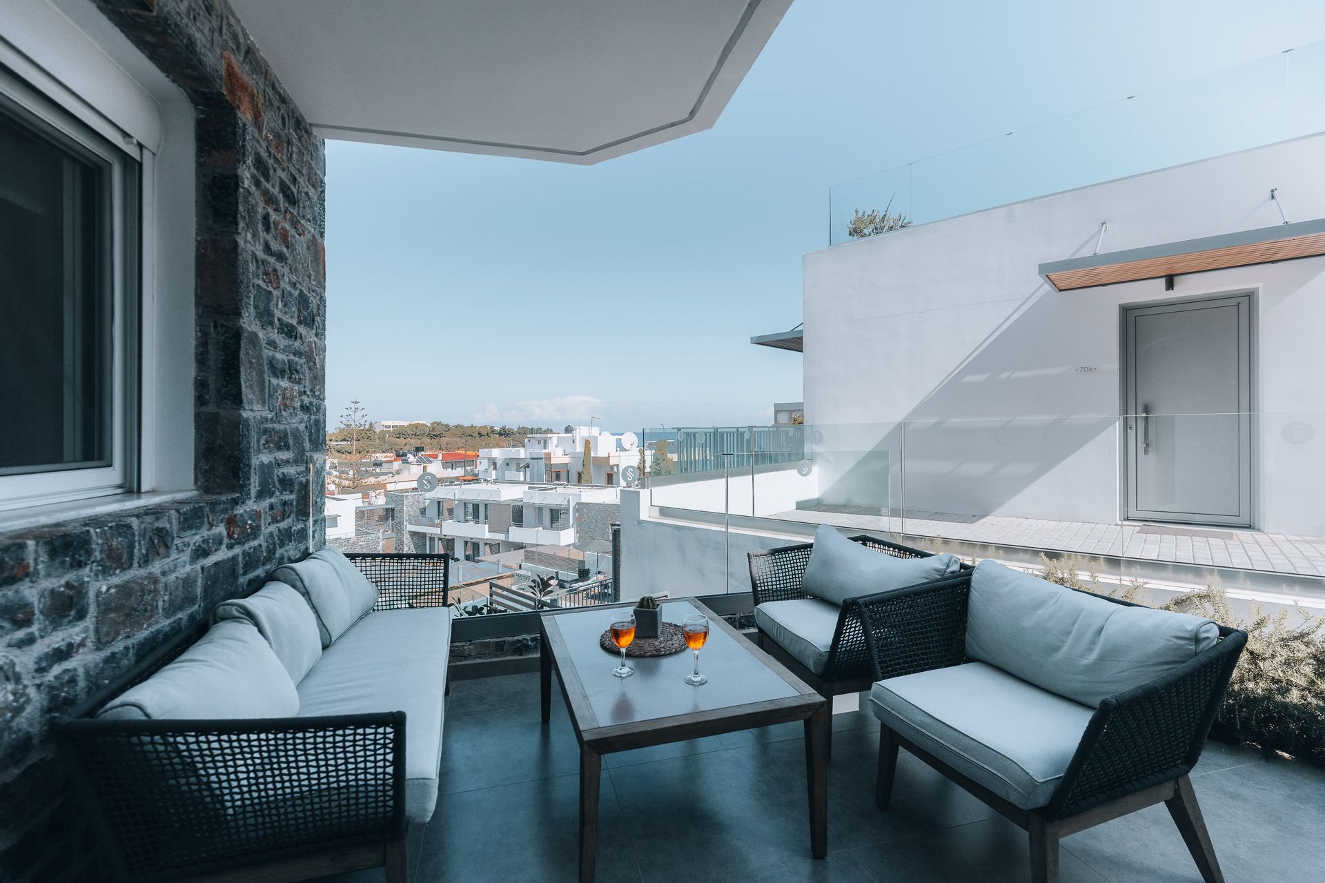 Deluxe 1-Bedroom Apartment  Pool View
