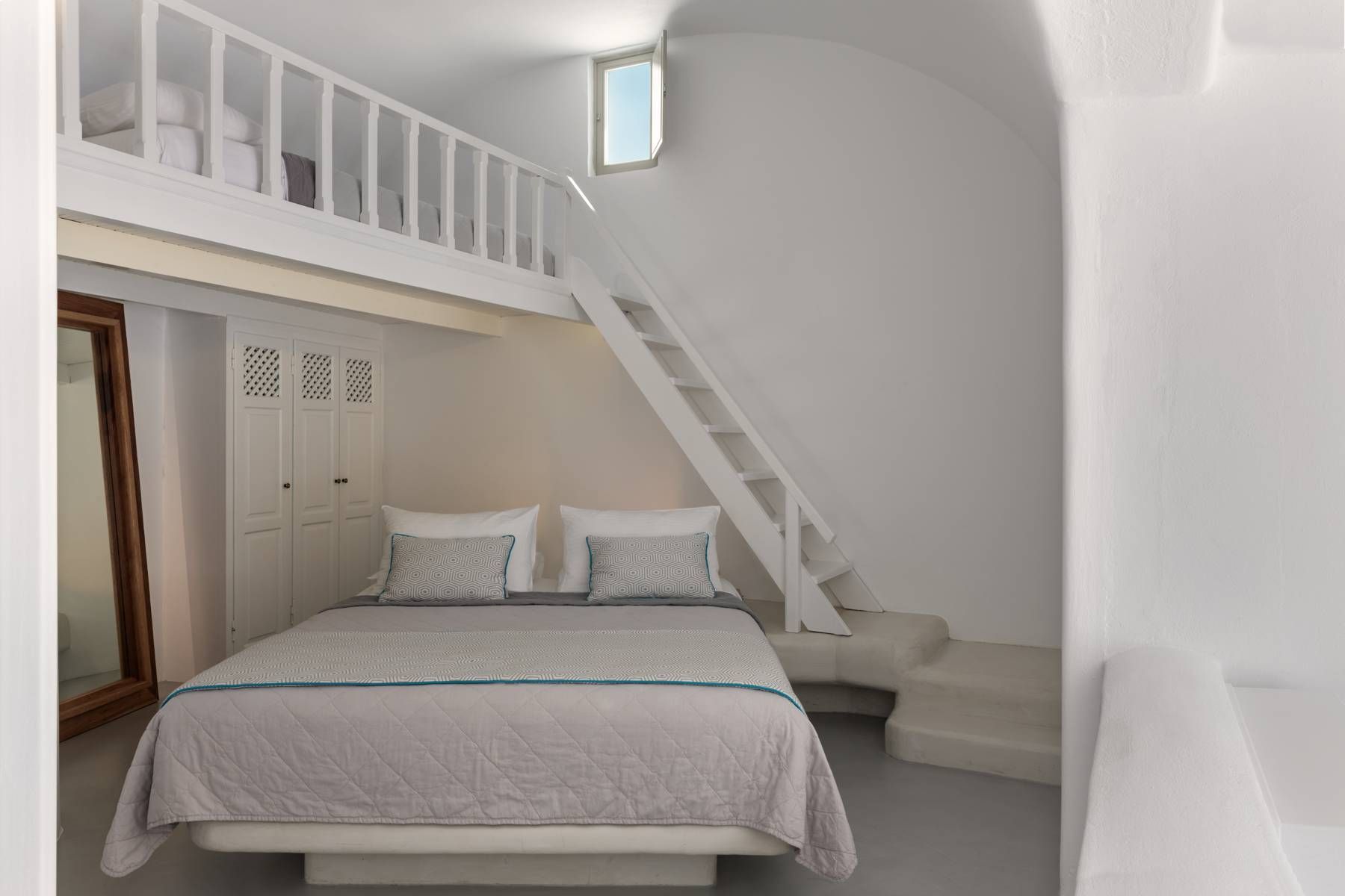 La Perla Villas & Suites - JRS - 13