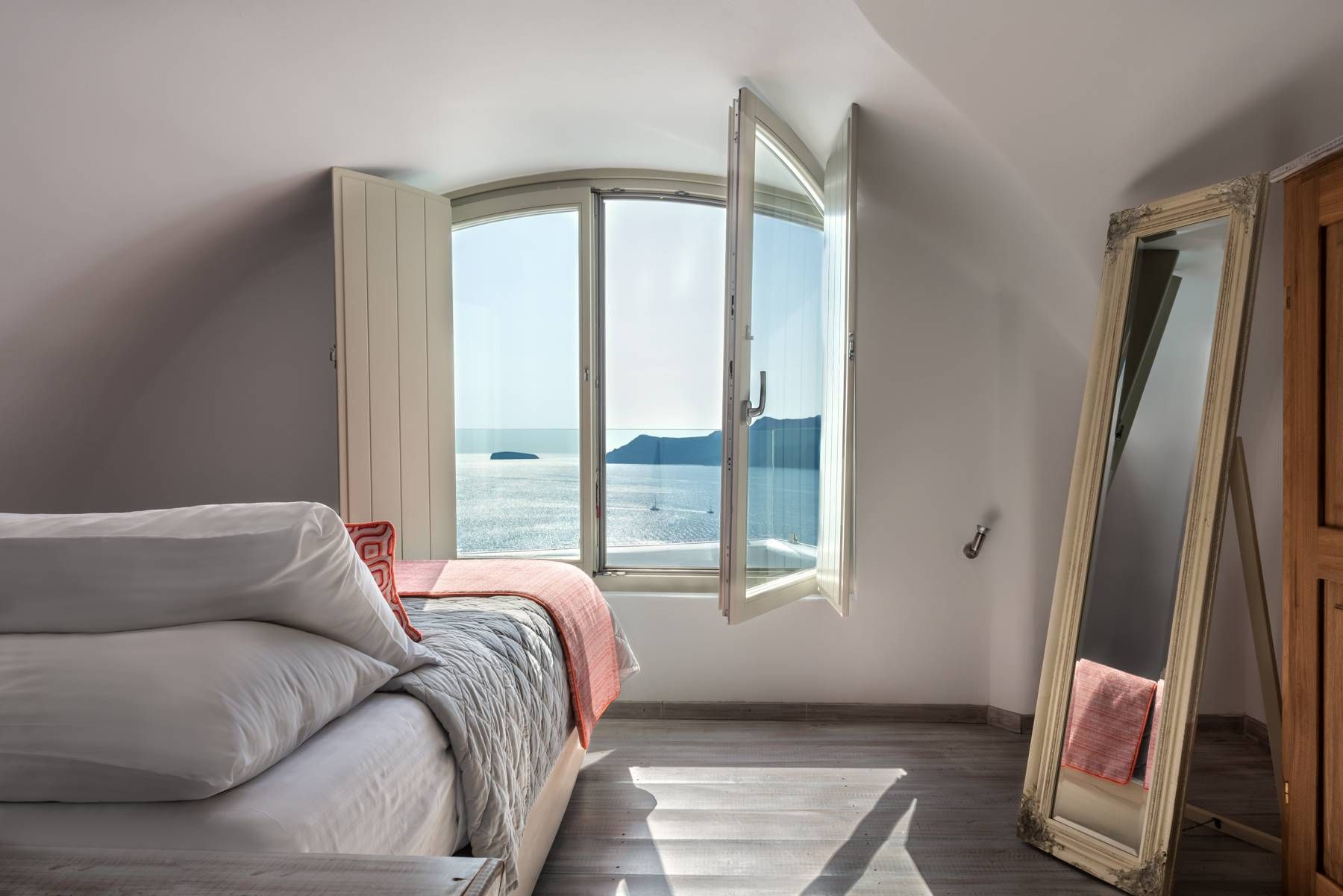 La Perla Villas & Suites - JRS - 3