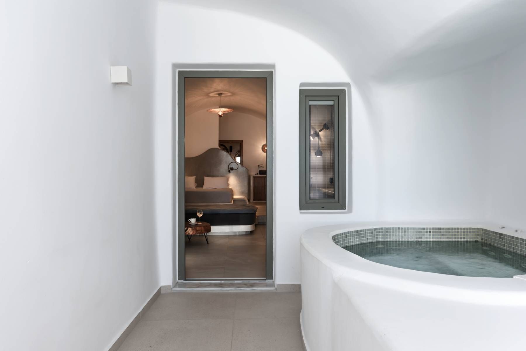 Grand Cave Suite with Outdoor Hot Tub