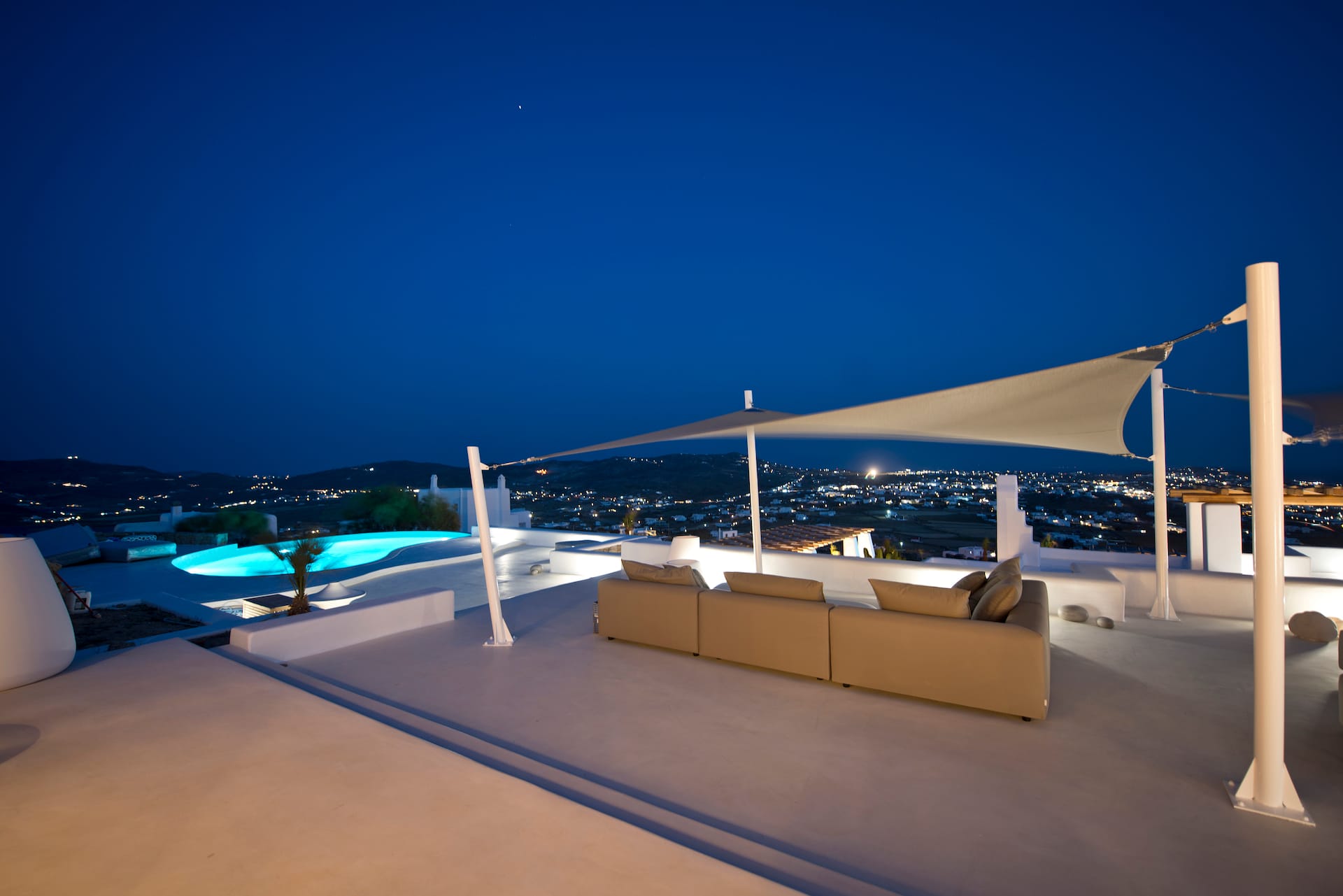 1 Bedroom Deluxe Suite with shared pool | Ruby | Tourlos