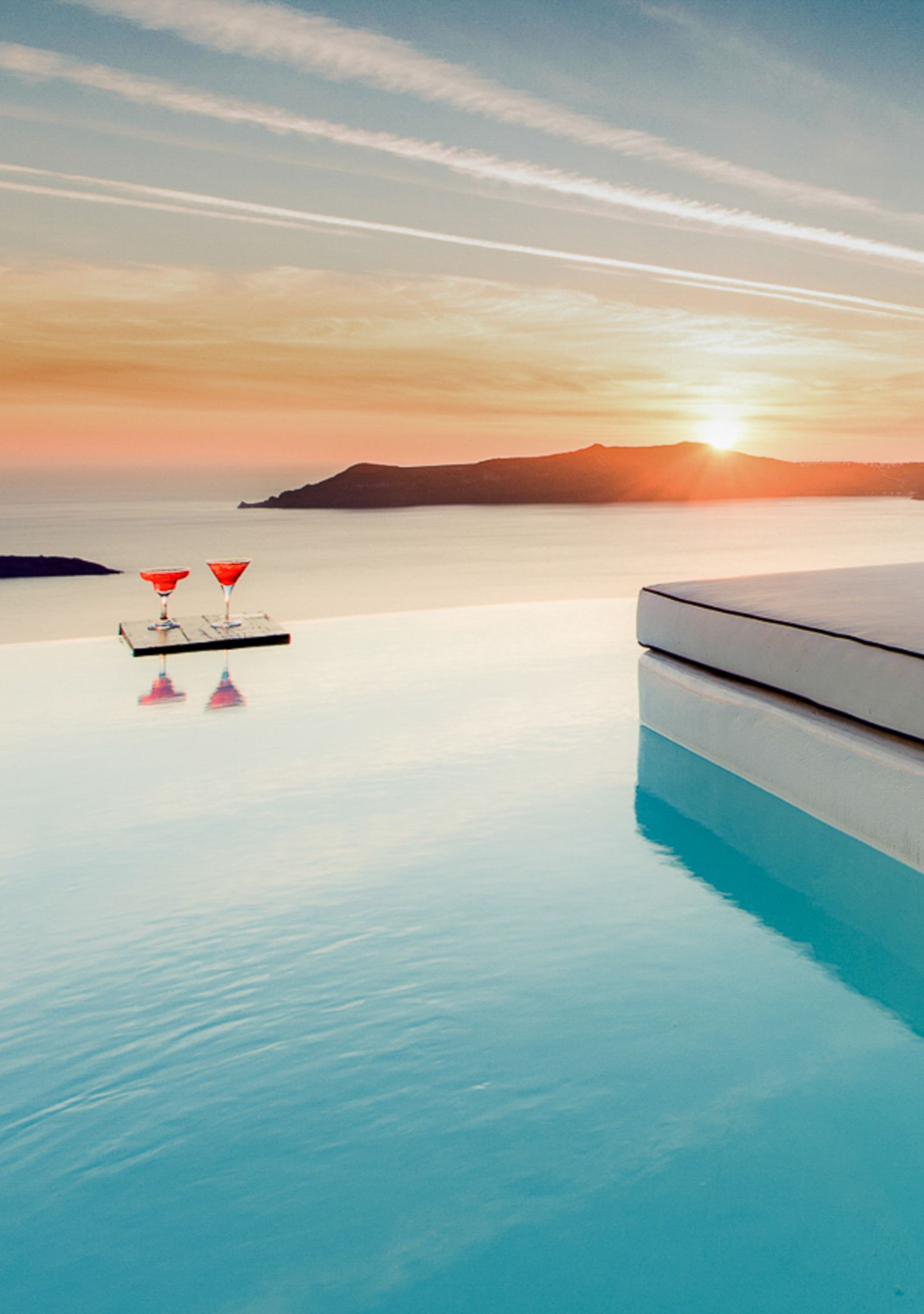 Superior Pool Suite – Private Caldera Sea Sunset view
