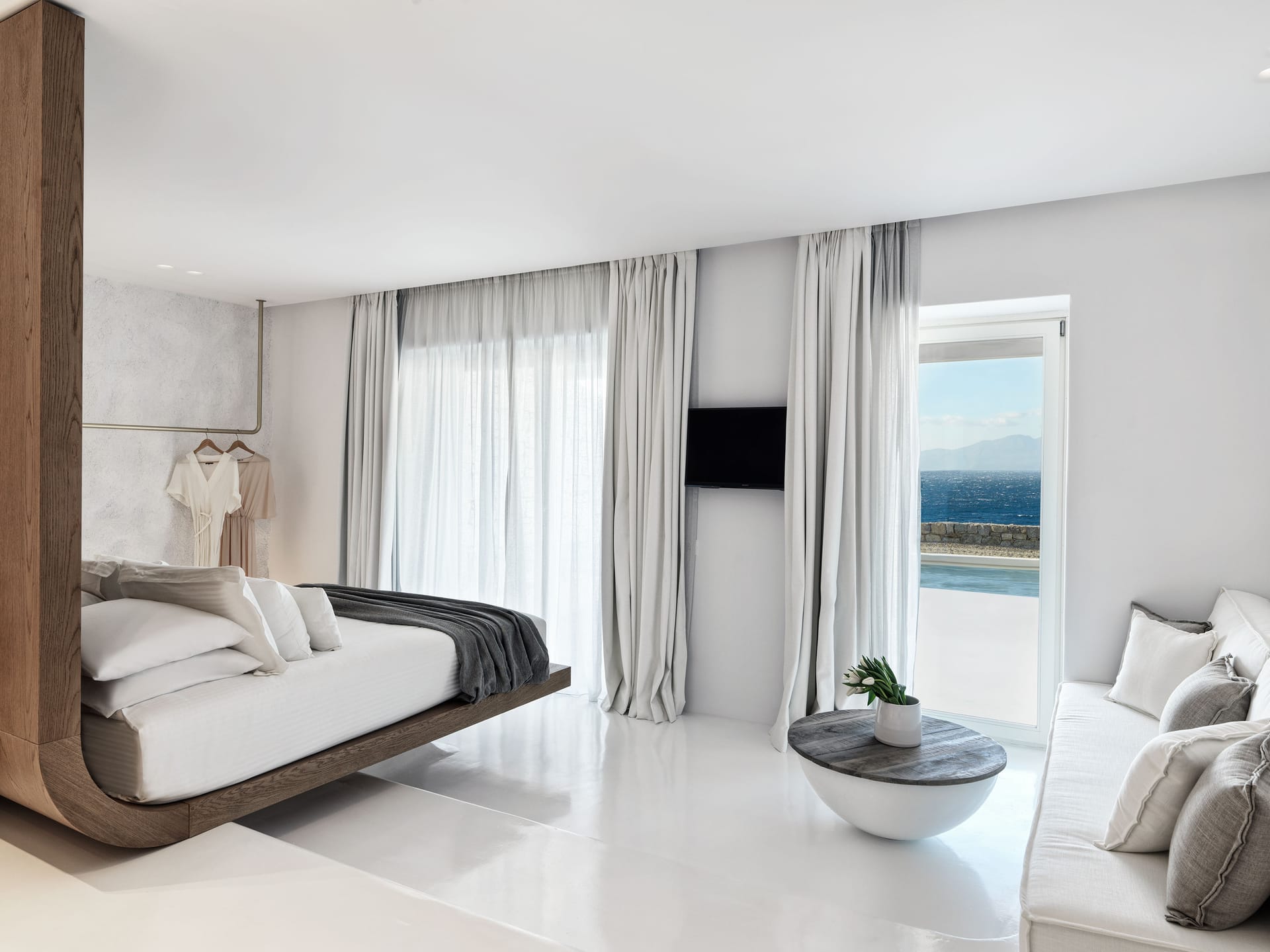 Signature Suite with Private Heated Pool Sea View
