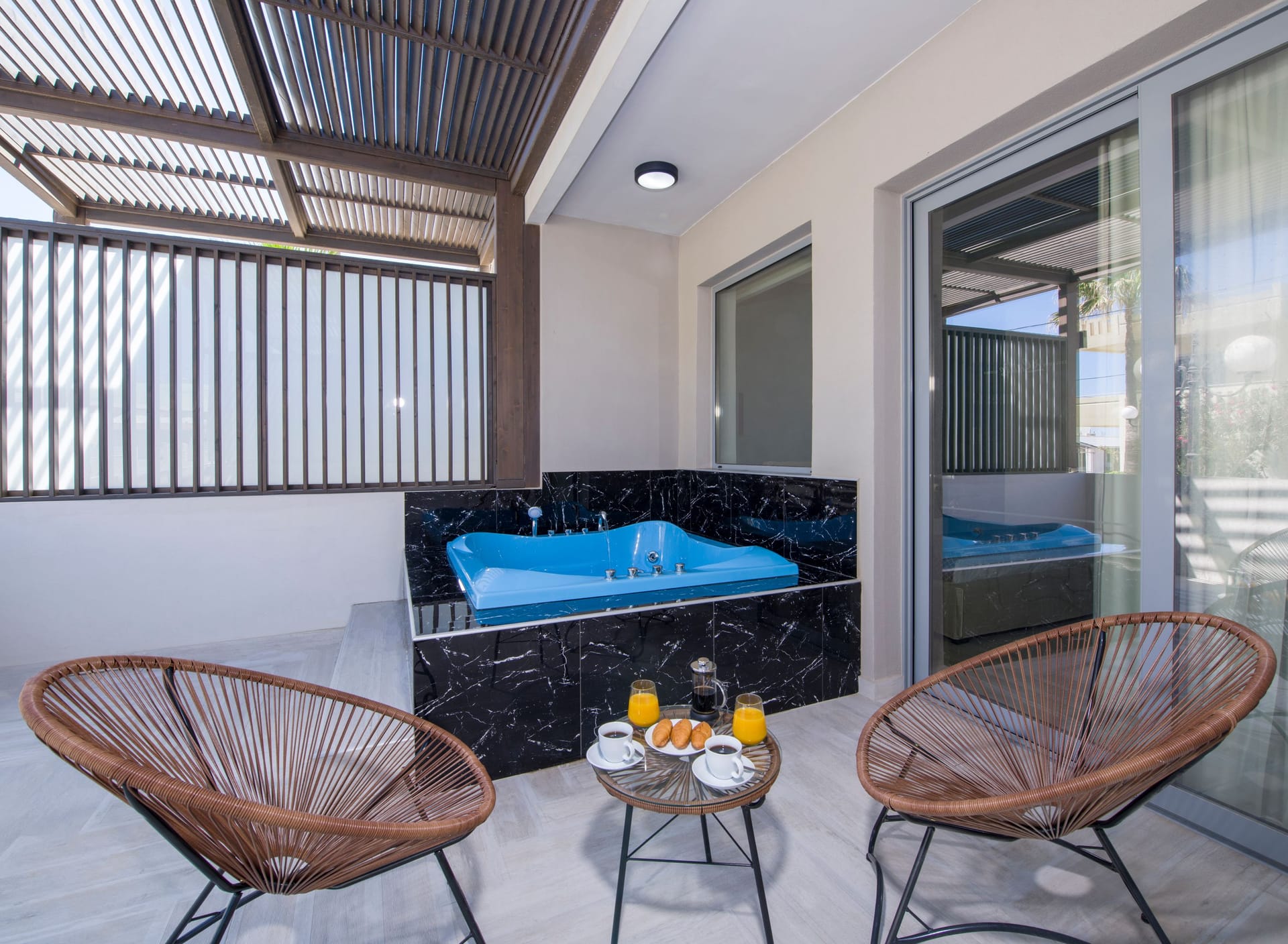 xSuites - NEFELI - 2