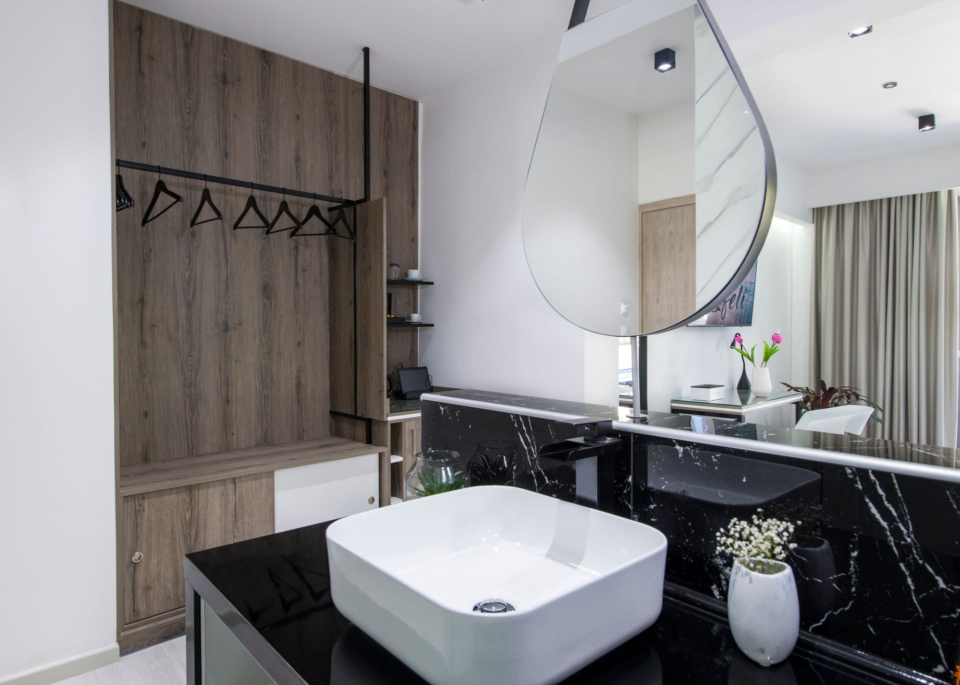 xSuites - NEFELI - 10