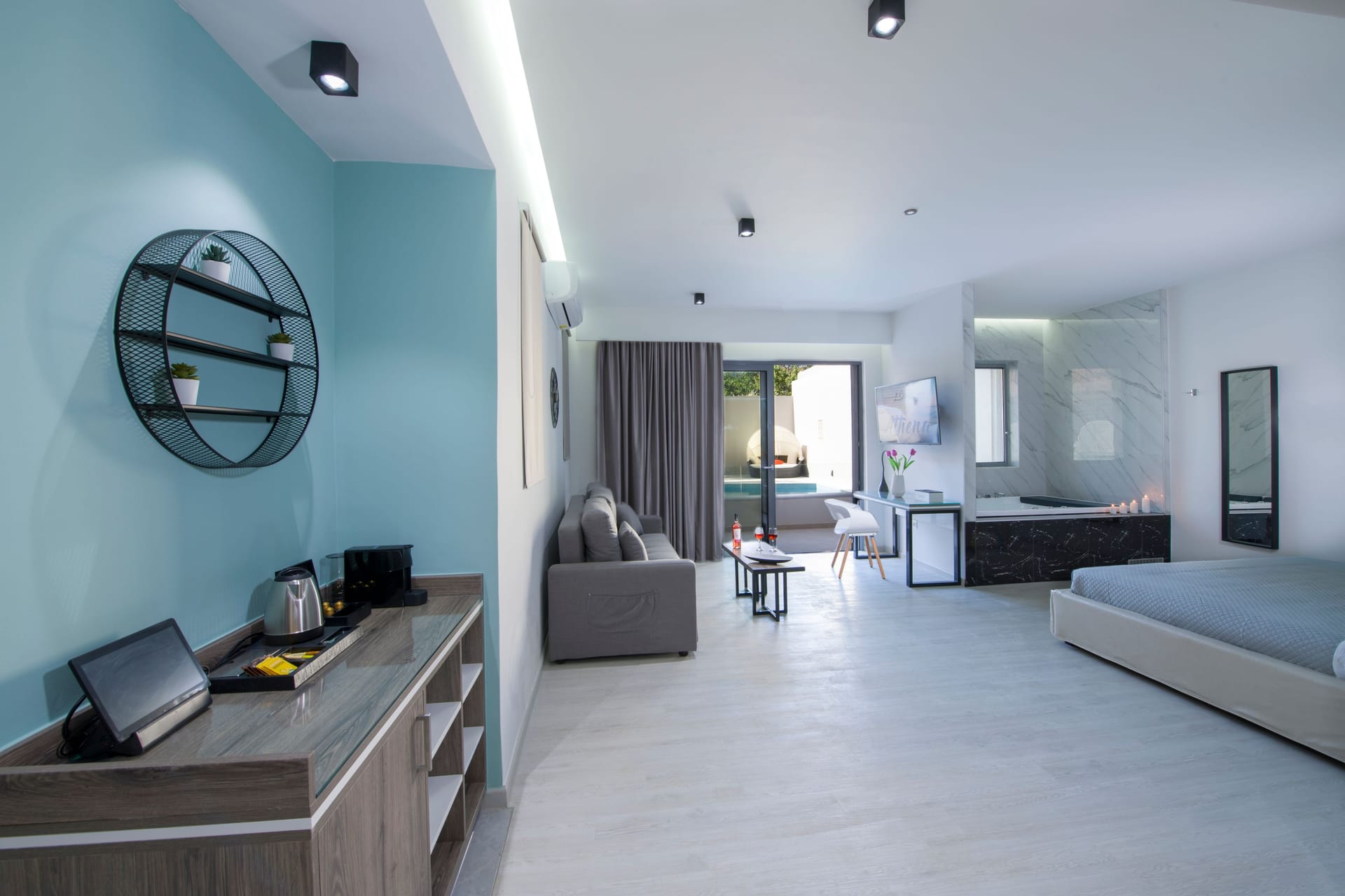 xSuites - ATHINA - 3
