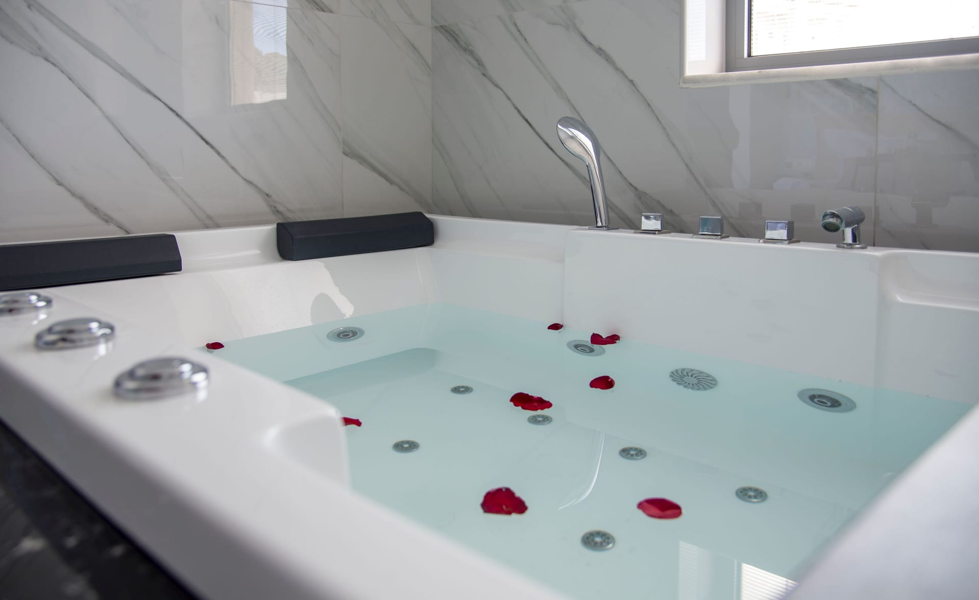 xSuites - ATHINA - 15