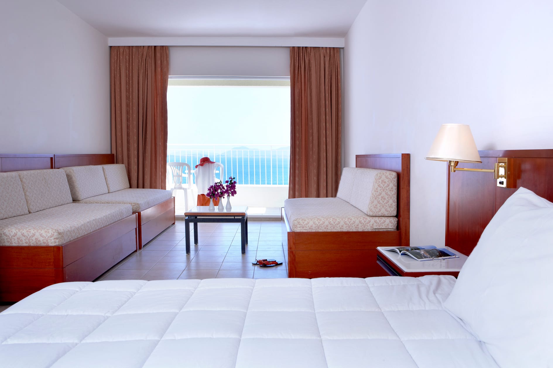 Family Room Sea View Main Building 5 Pax