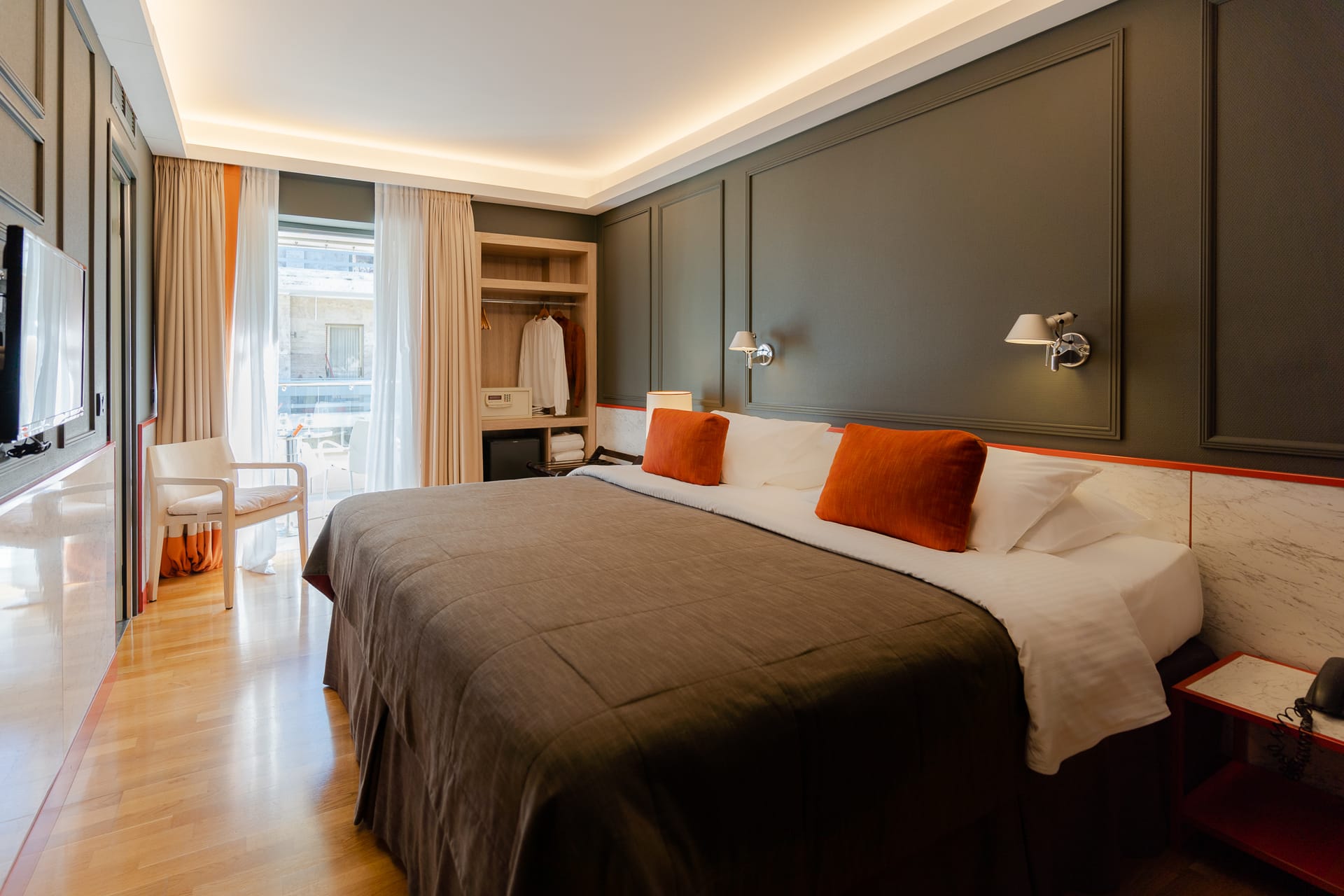 Superior Room – Terrace | Neighborhood View – Newly Renovated