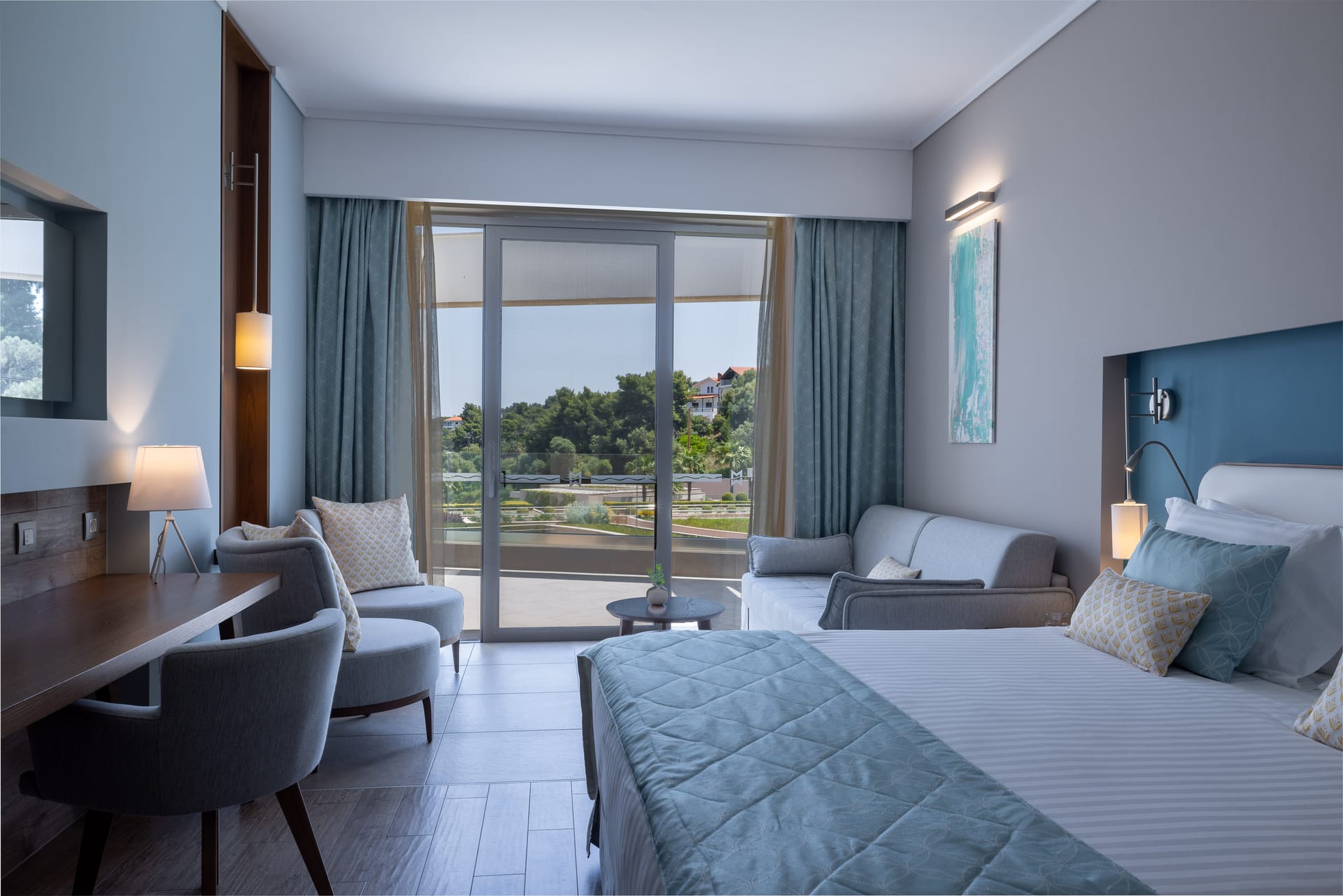 Deluxe Side Sea View Room