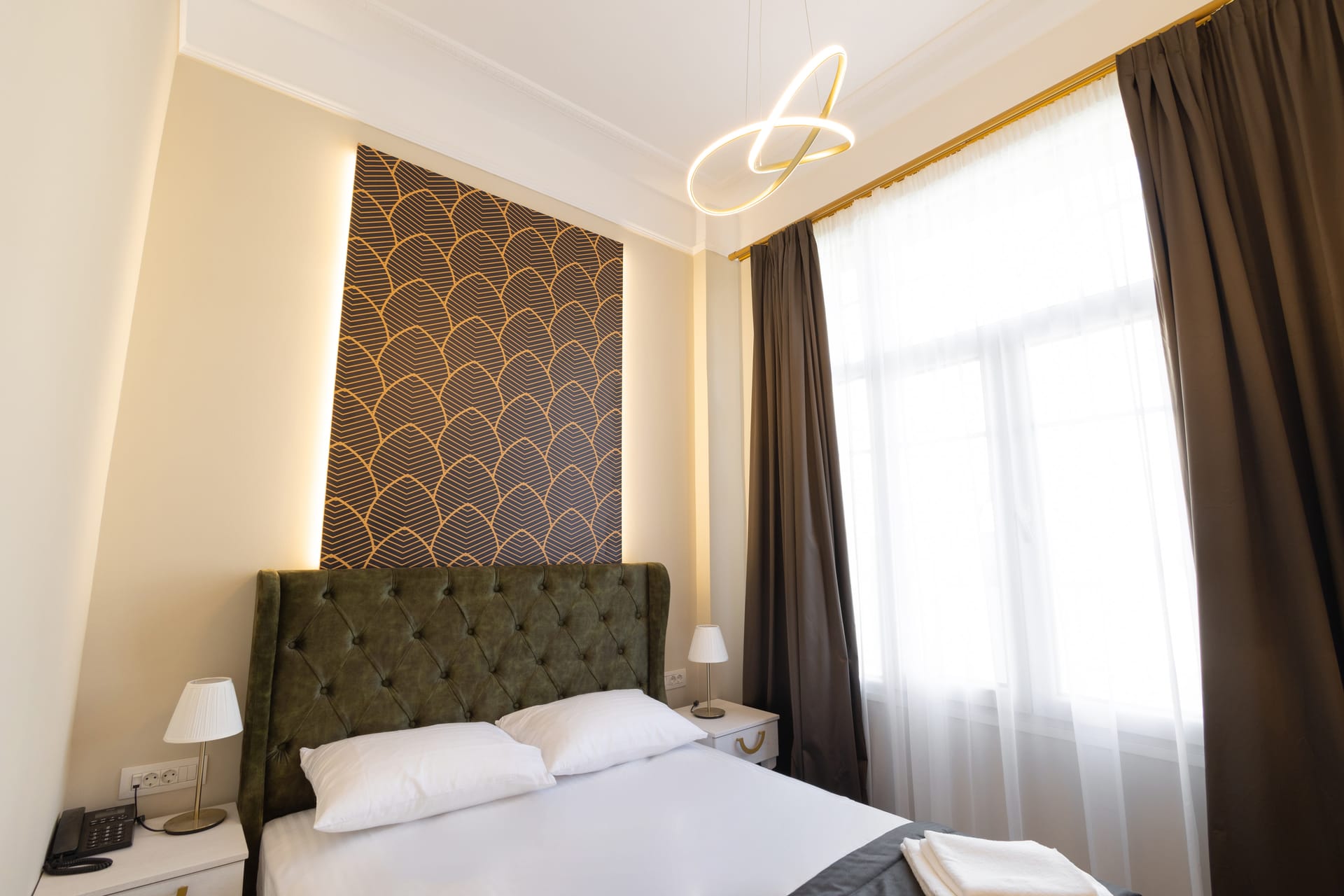 Modern Revival Luxury Hotel - FAMILY - 1