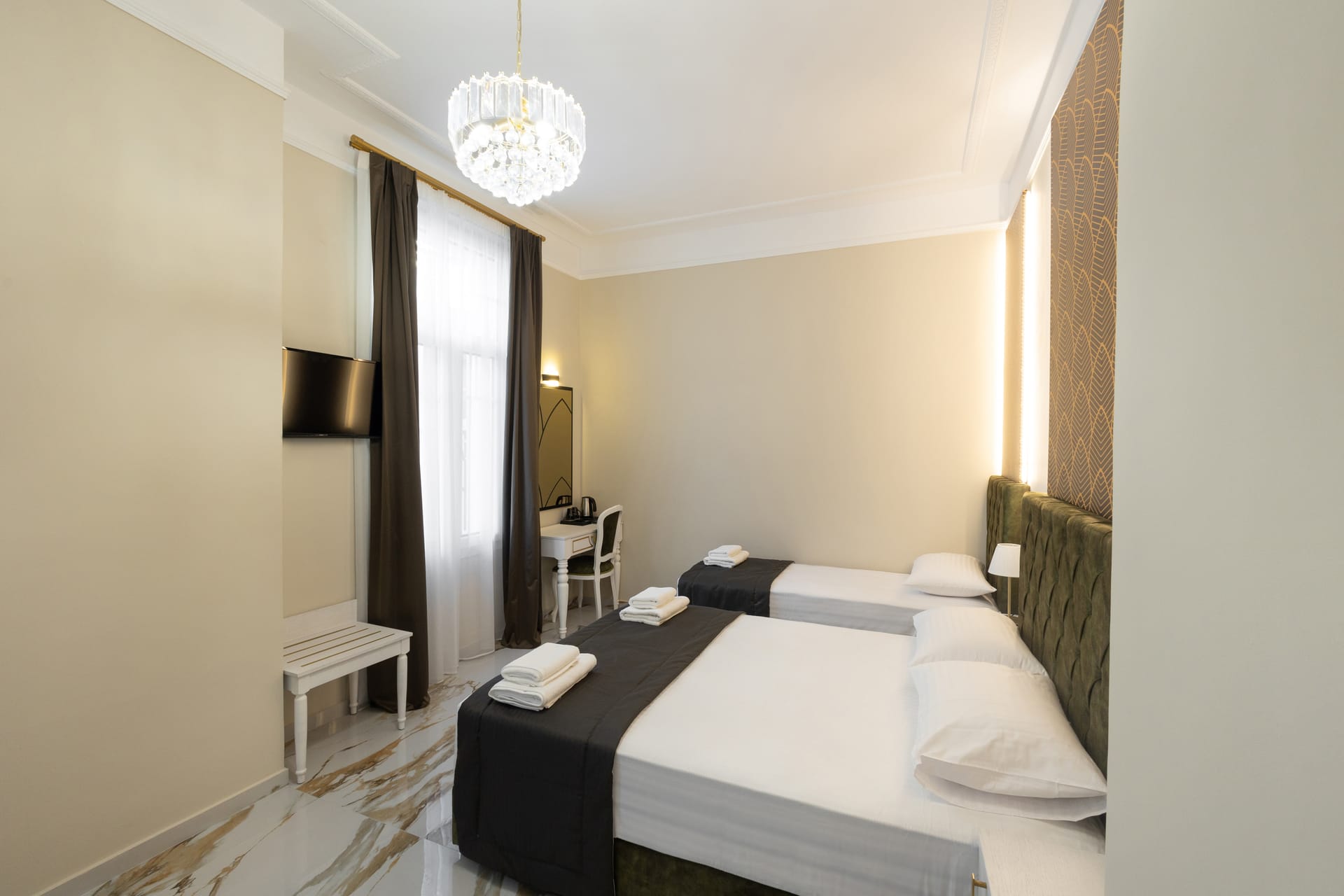 Modern Revival Luxury Hotel - TRIPLE - 3