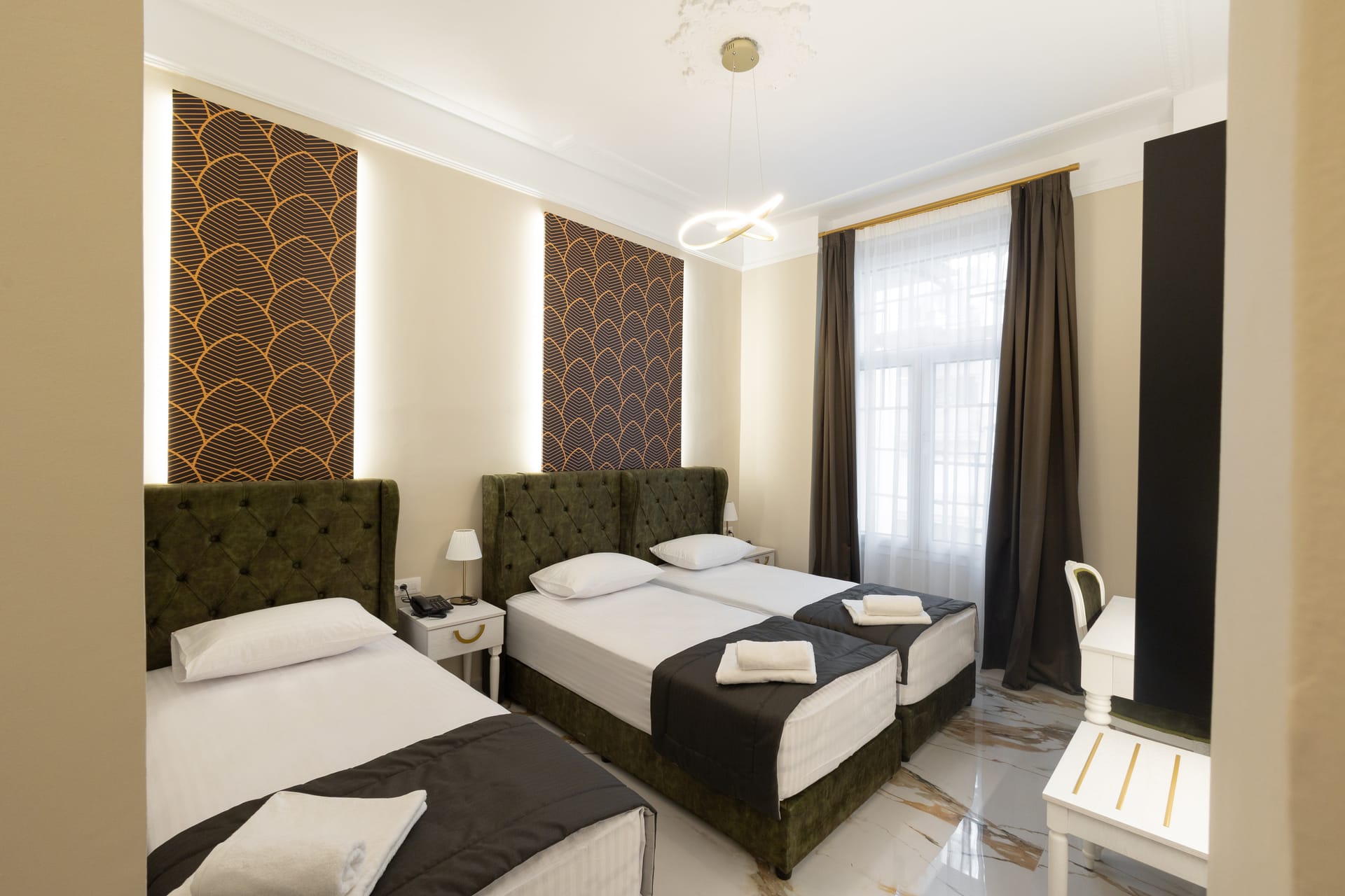 Modern Revival Luxury Hotel - TRIPLE - 6