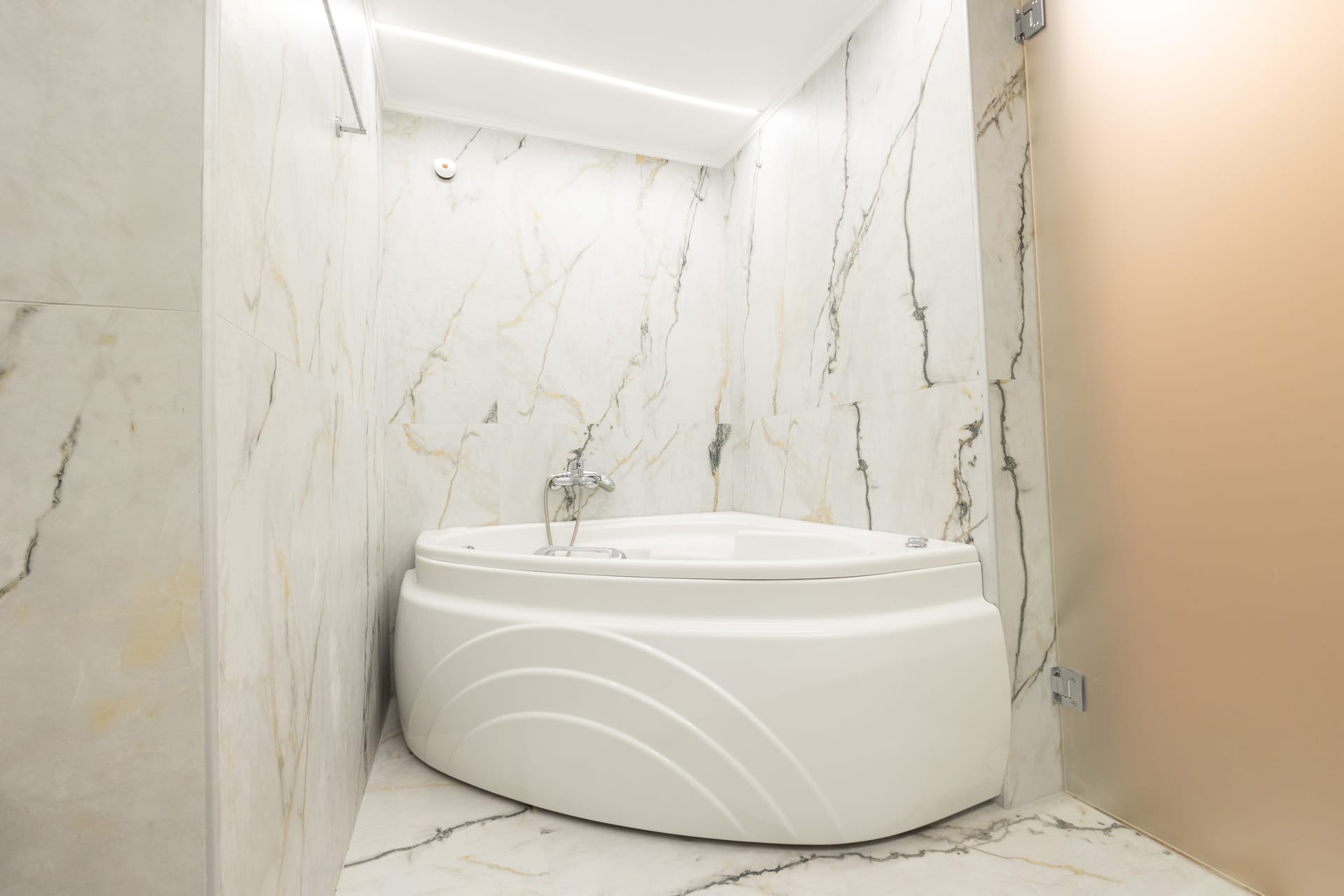 Modern Revival Luxury Hotel - TRIPLE - 7