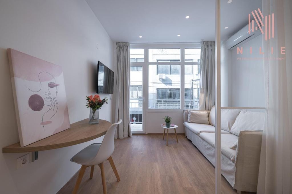 V1 | Studio with balcony 27m² #4 | Vakxou 1
