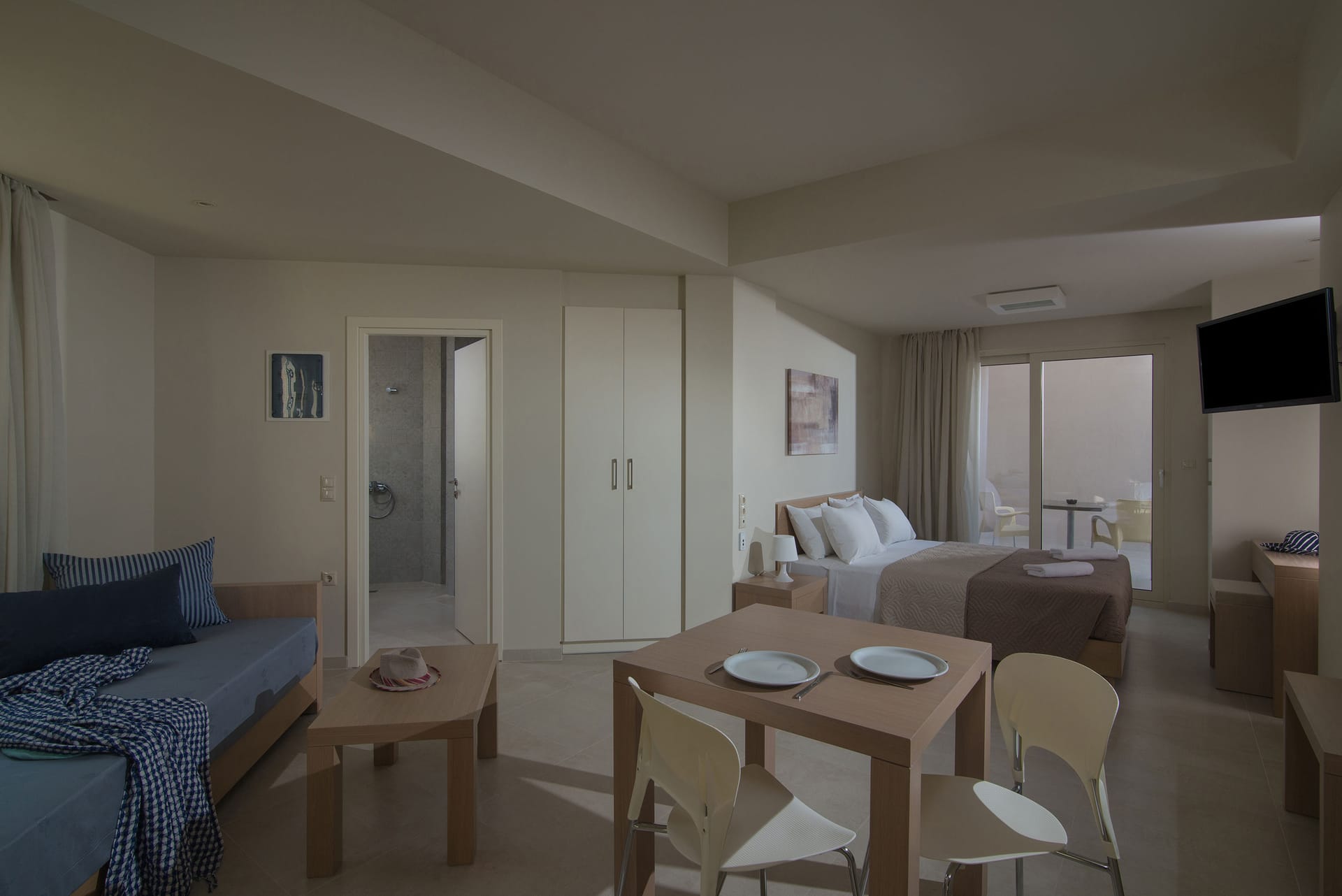 Superior Studio (3 adults)