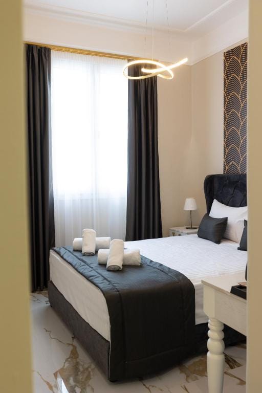Modern Revival Luxury Hotel - SINGLE - 7