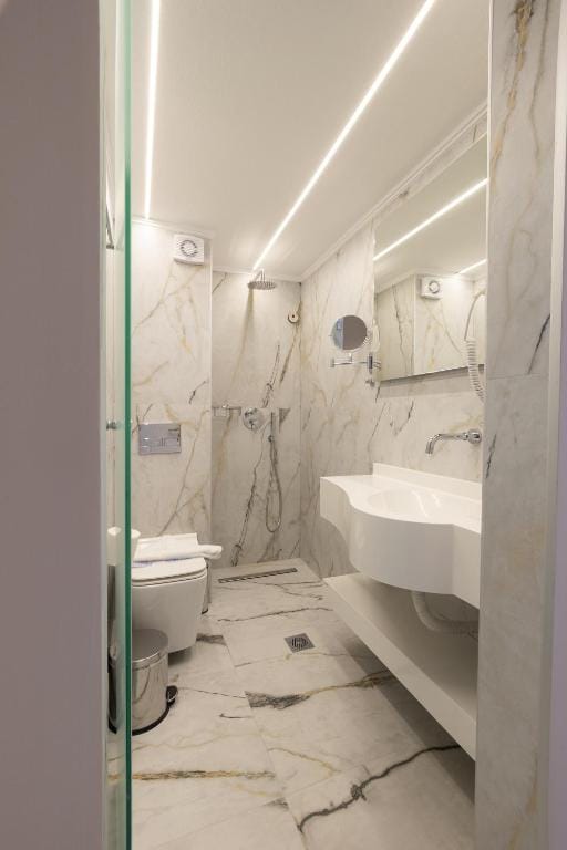 Modern Revival Luxury Hotel - DOUBLE - 5