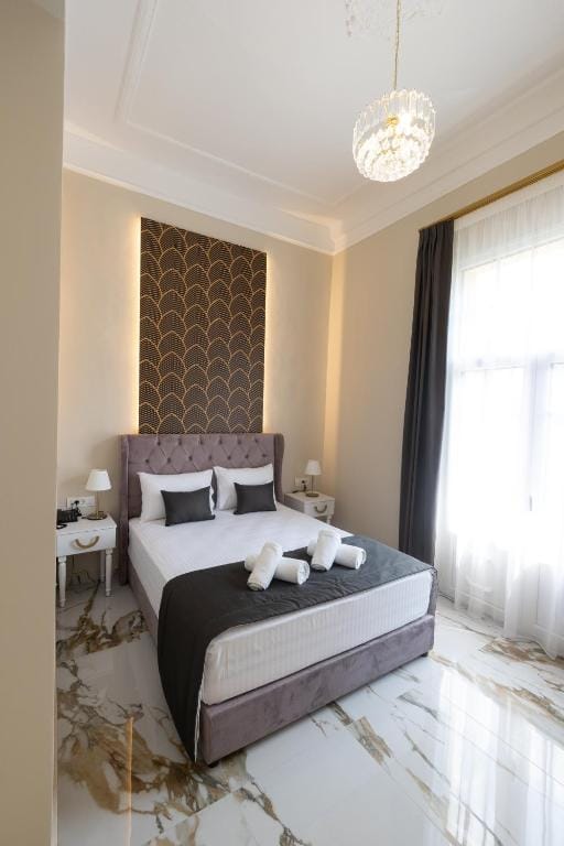 Modern Revival Luxury Hotel - DOUBLE - 10