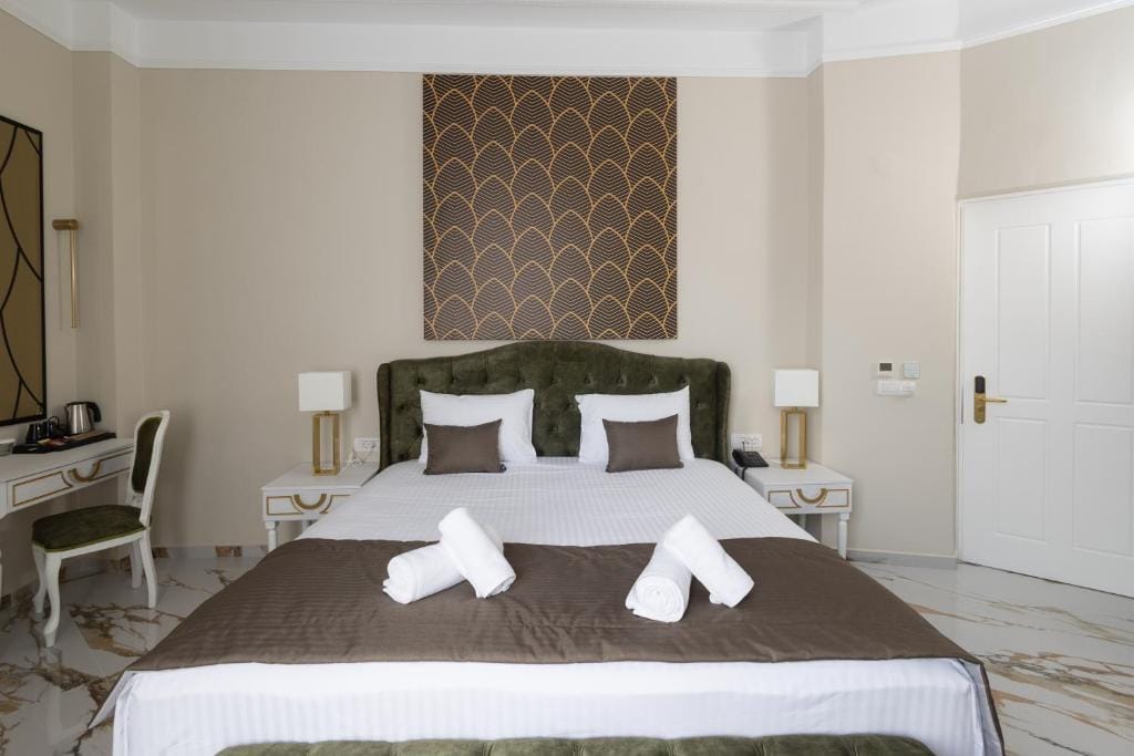 Modern Revival Luxury Hotel - JUNIOR - 6