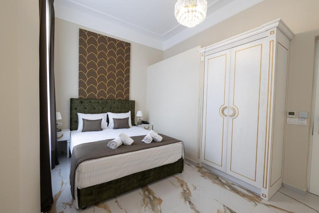 Modern Revival Luxury Hotel - FAMILY - 9
