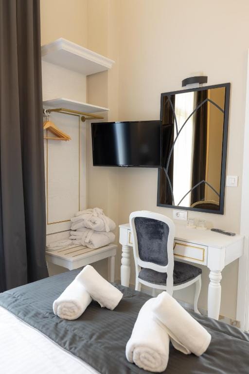 Modern Revival Luxury Hotel - FS - 5
