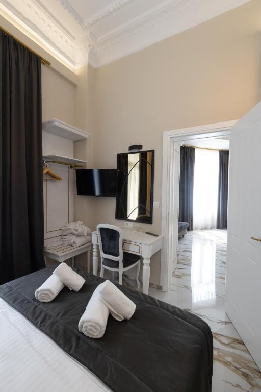 Modern Revival Luxury Hotel - FS - 7