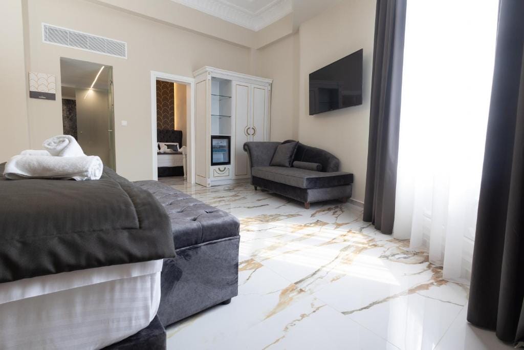 Modern Revival Luxury Hotel - FS - 9