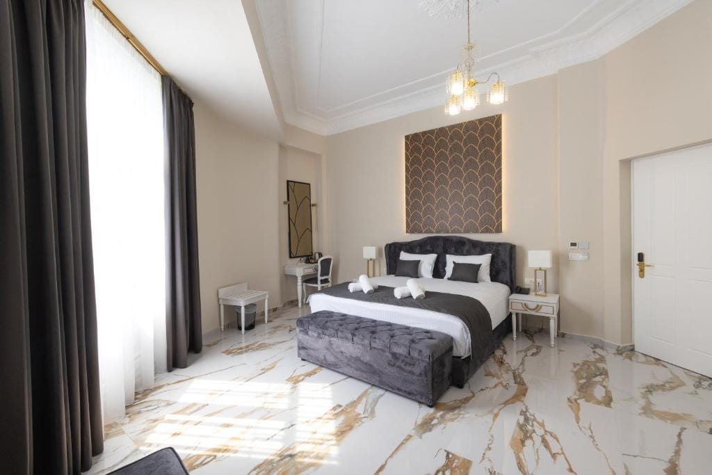 Modern Revival Luxury Hotel - FS - 11