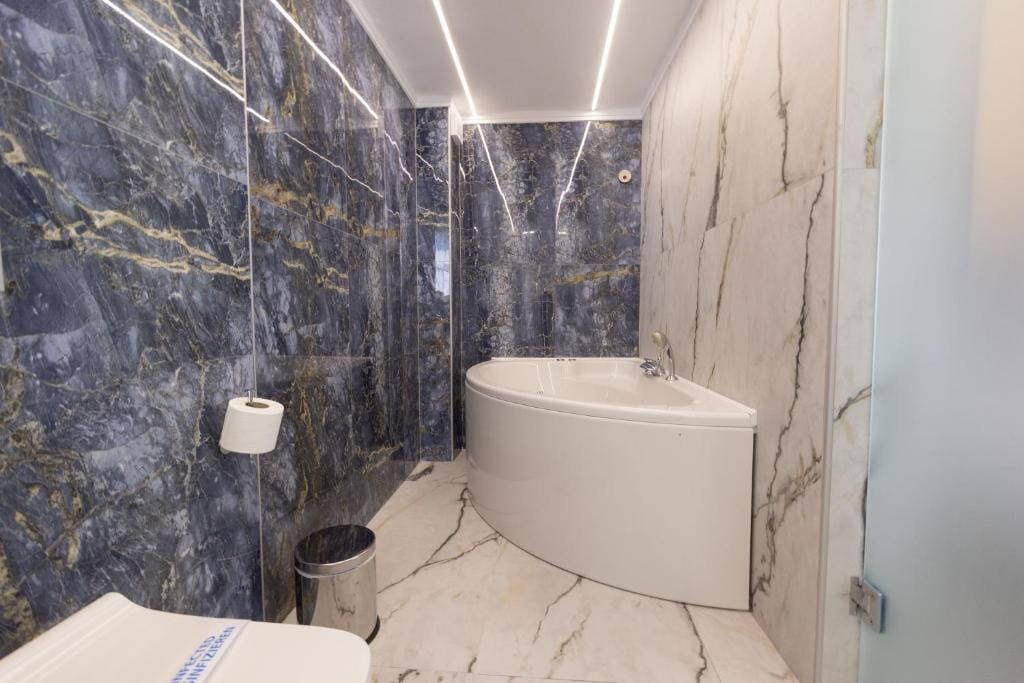 Modern Revival Luxury Hotel - FS - 14