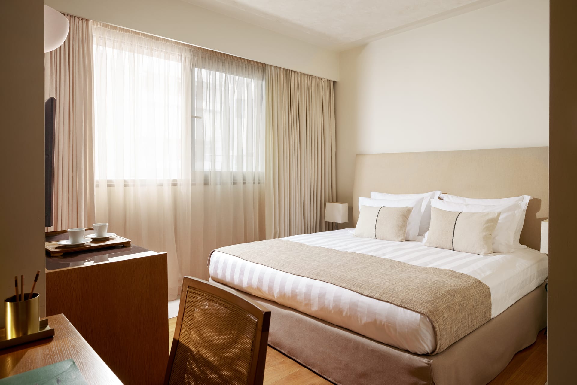 Comfort Room – Atrium View [30 m²]