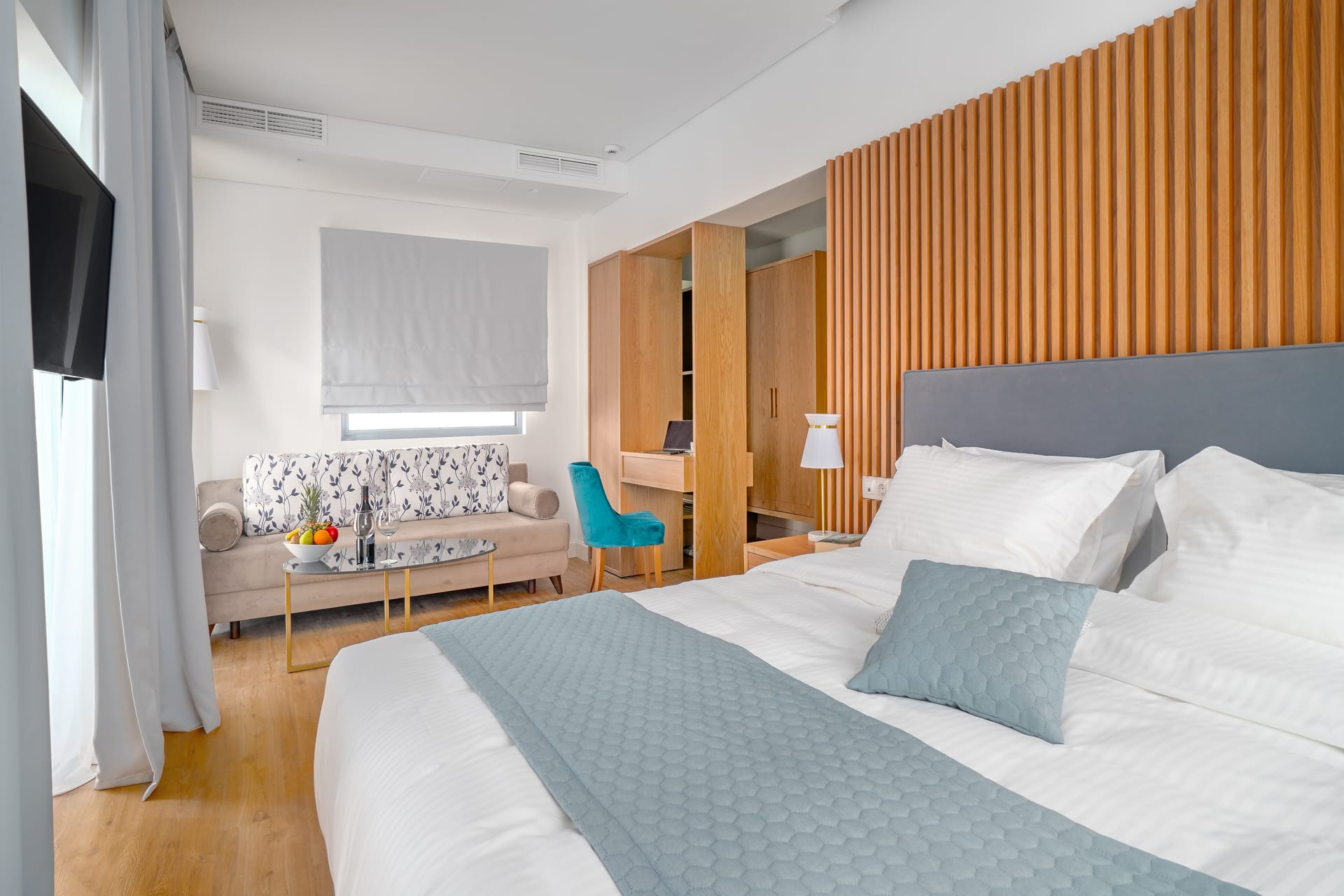 Deluxe Suite with Spa Bath