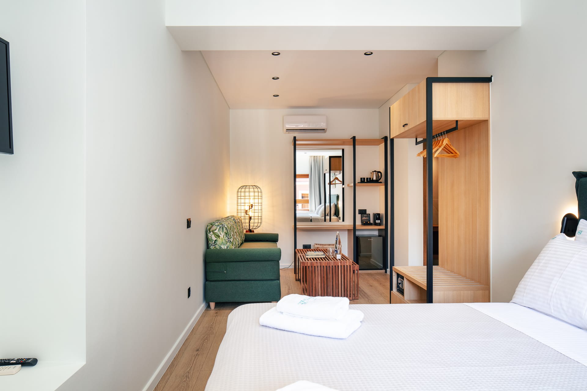Premium Studio with Old Town View & Open-Plan Bathtub
