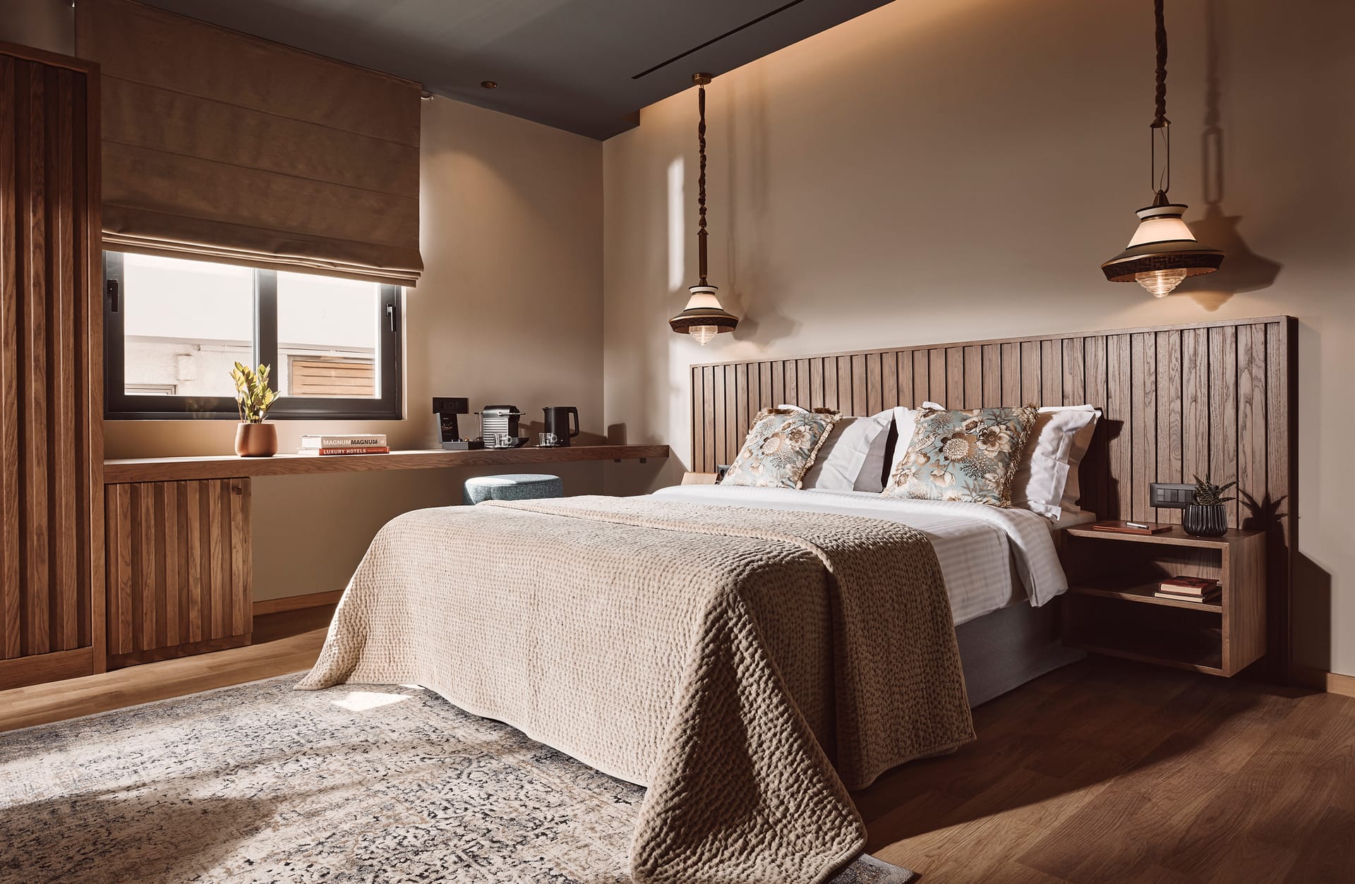 Deluxe Double Room with Side Sea View